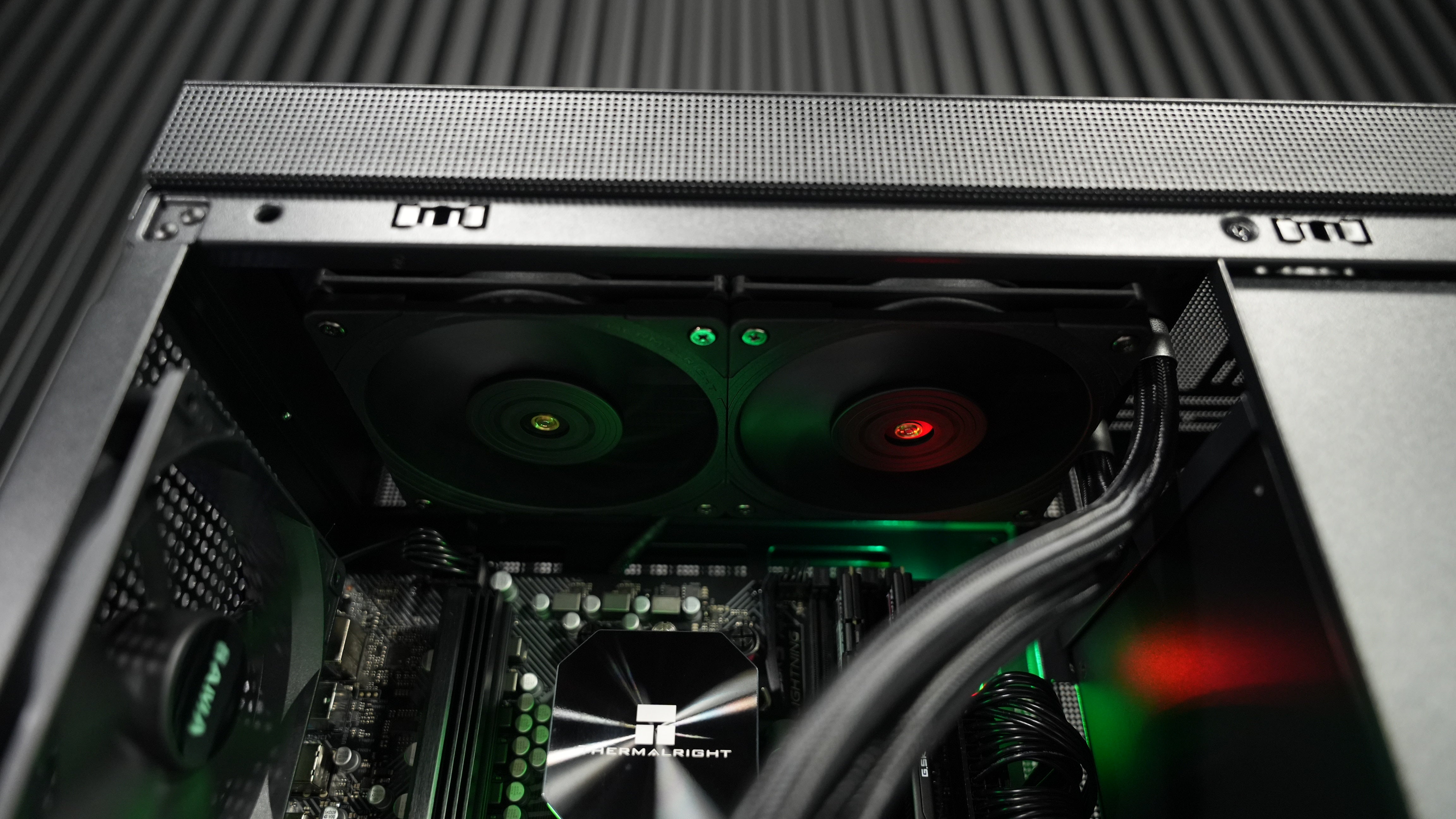 Ryzen 5 7600 + RTX 4070 Gaming/Streaming PC