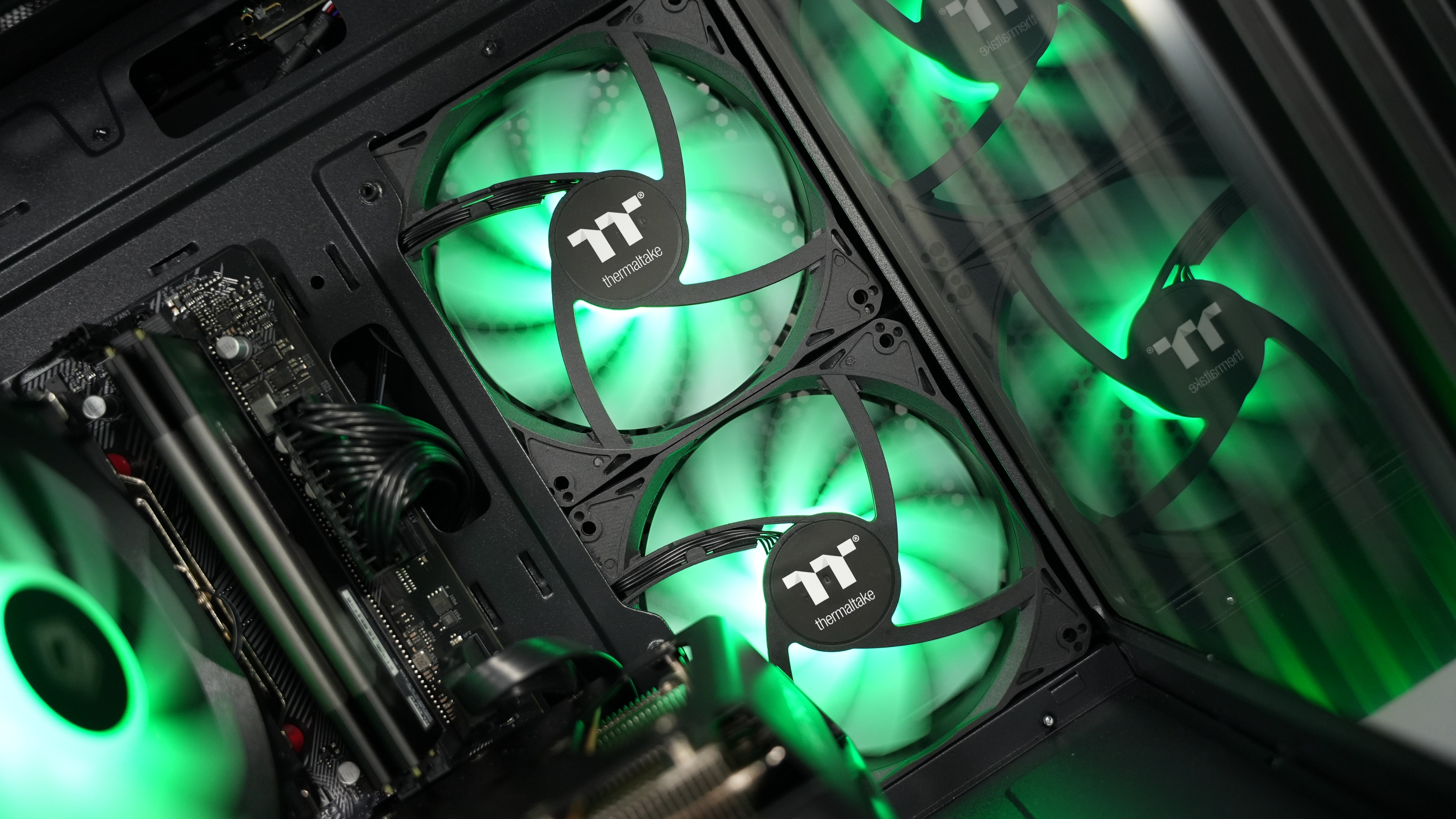 Ryzen 5 5600X + RX 7600 Gaming PC