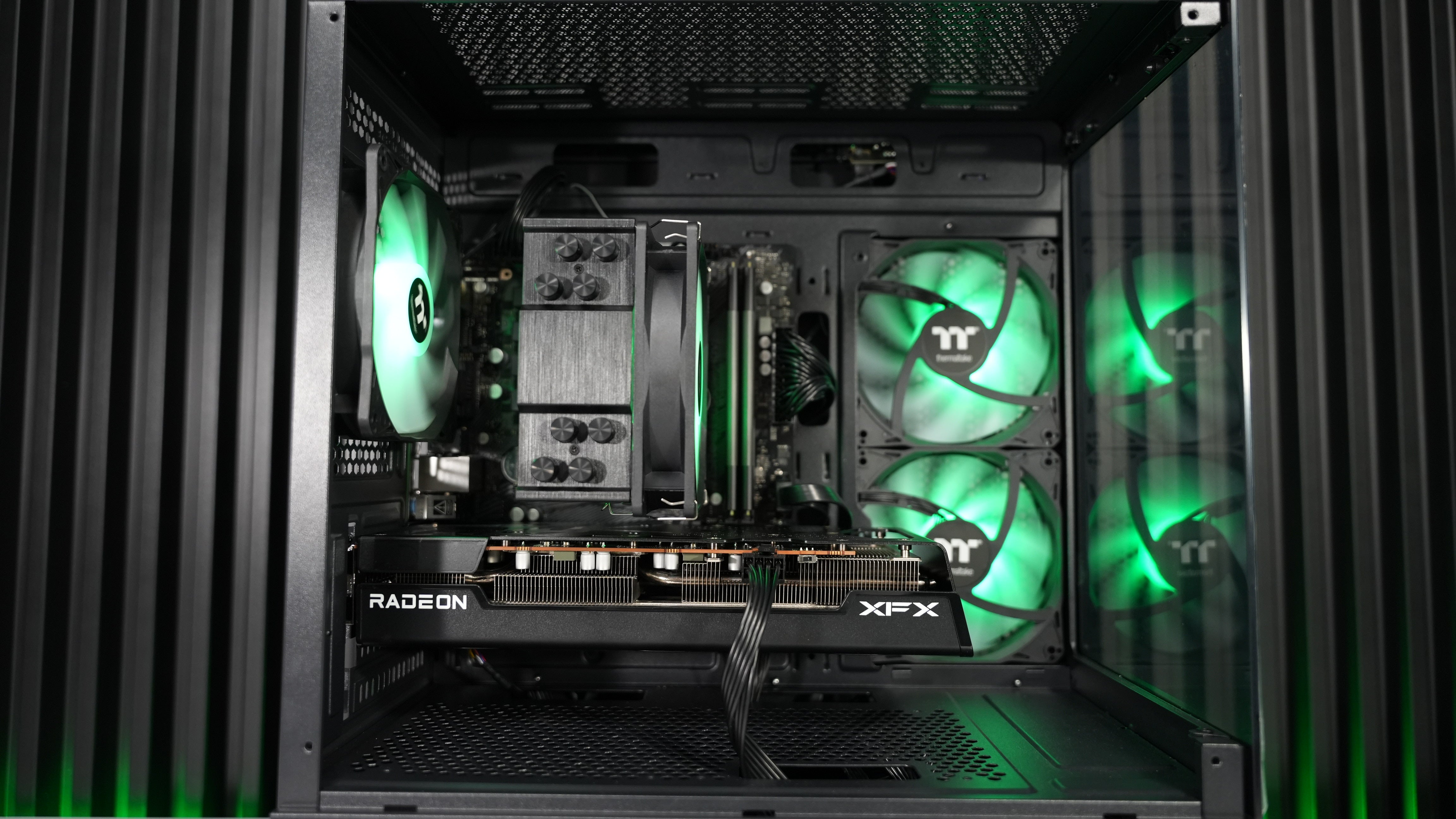 Ryzen 5 5600X + RX 7600 Gaming PC