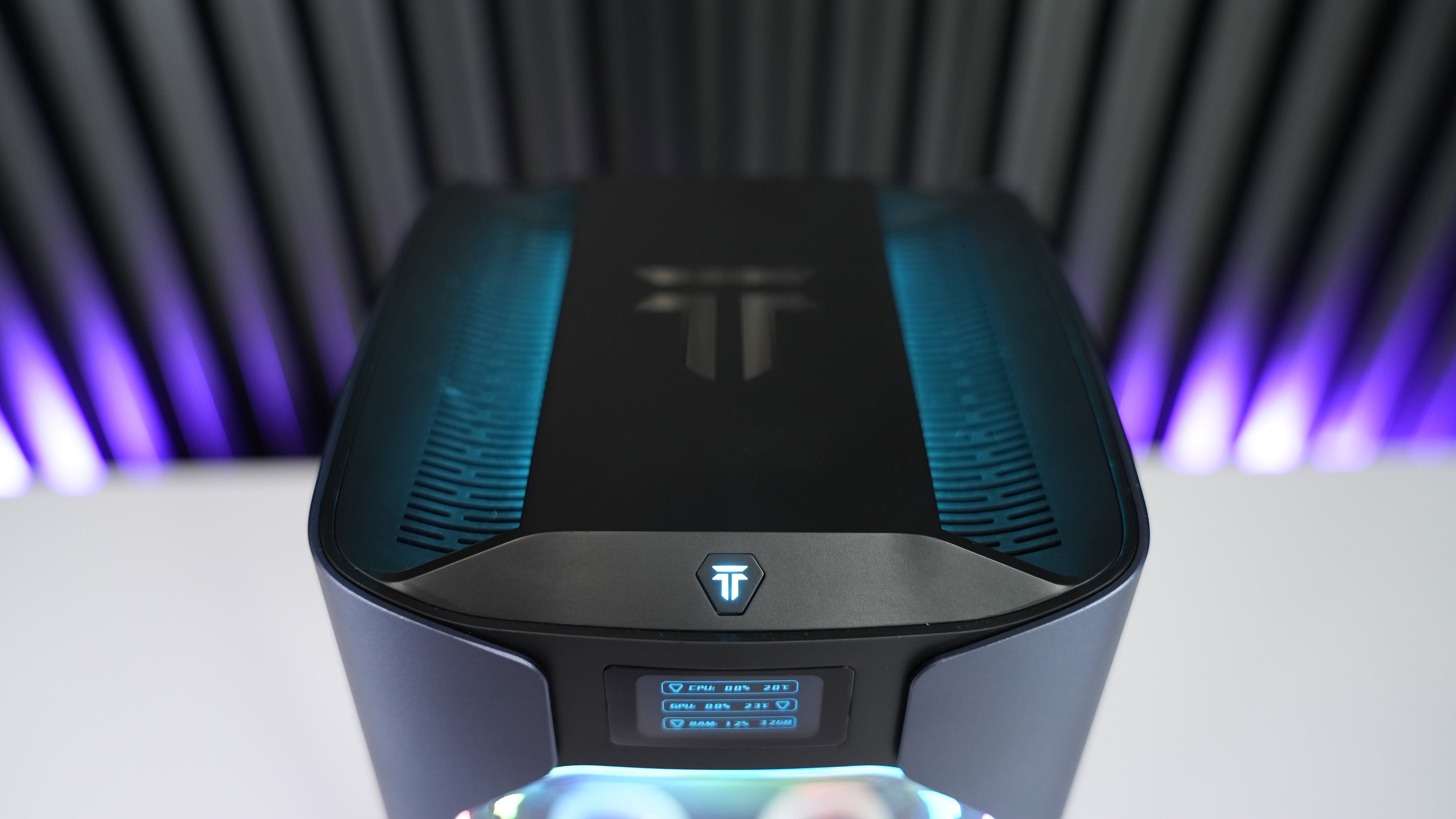 Intel i9 13900H + RTX 4060 8GB Custom Loop Mini PC