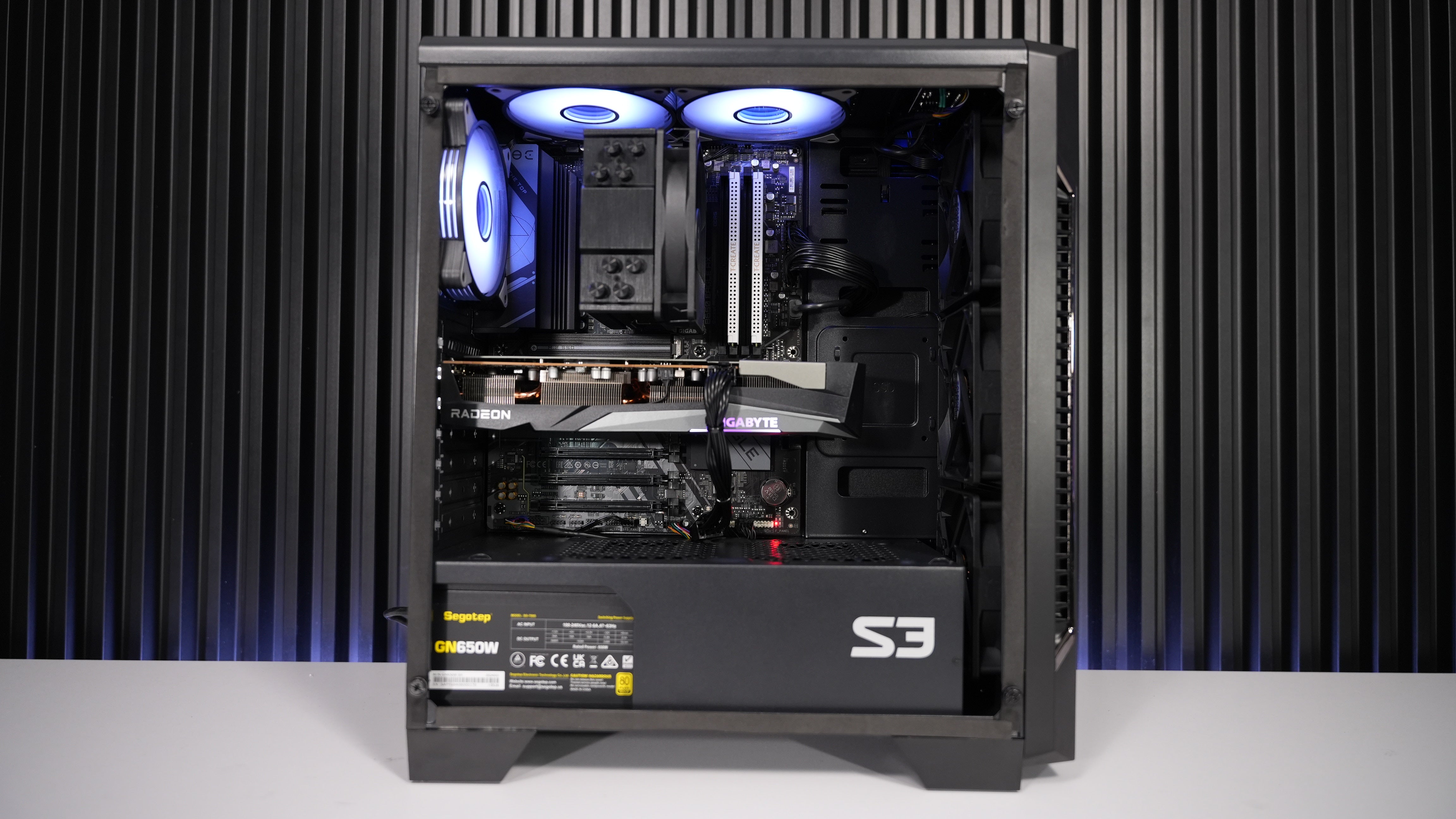 Ryzen 5 7600 + RX 7600 Gaming PC