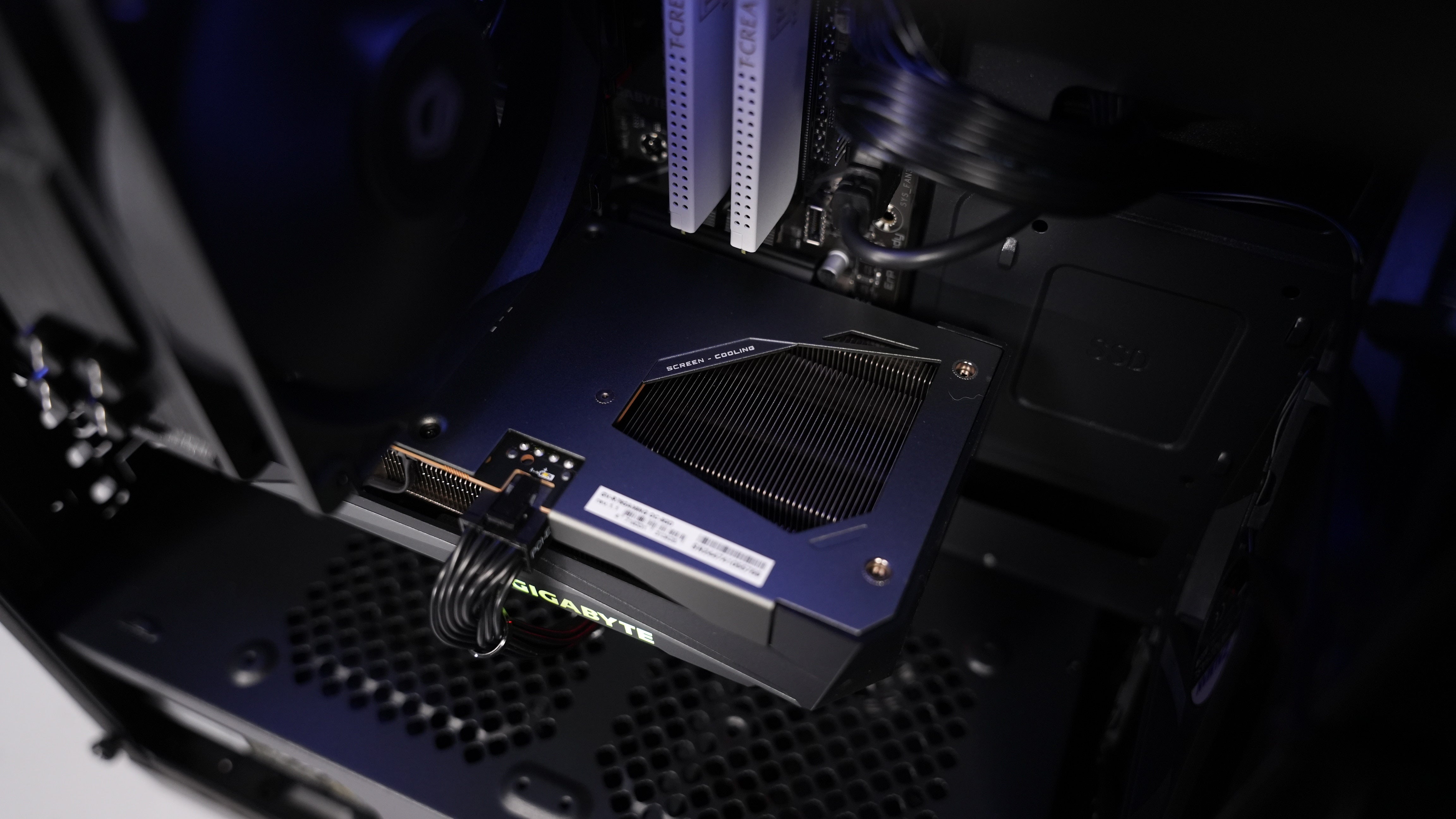 Ryzen 5 7600 + RX 7600 Gaming PC