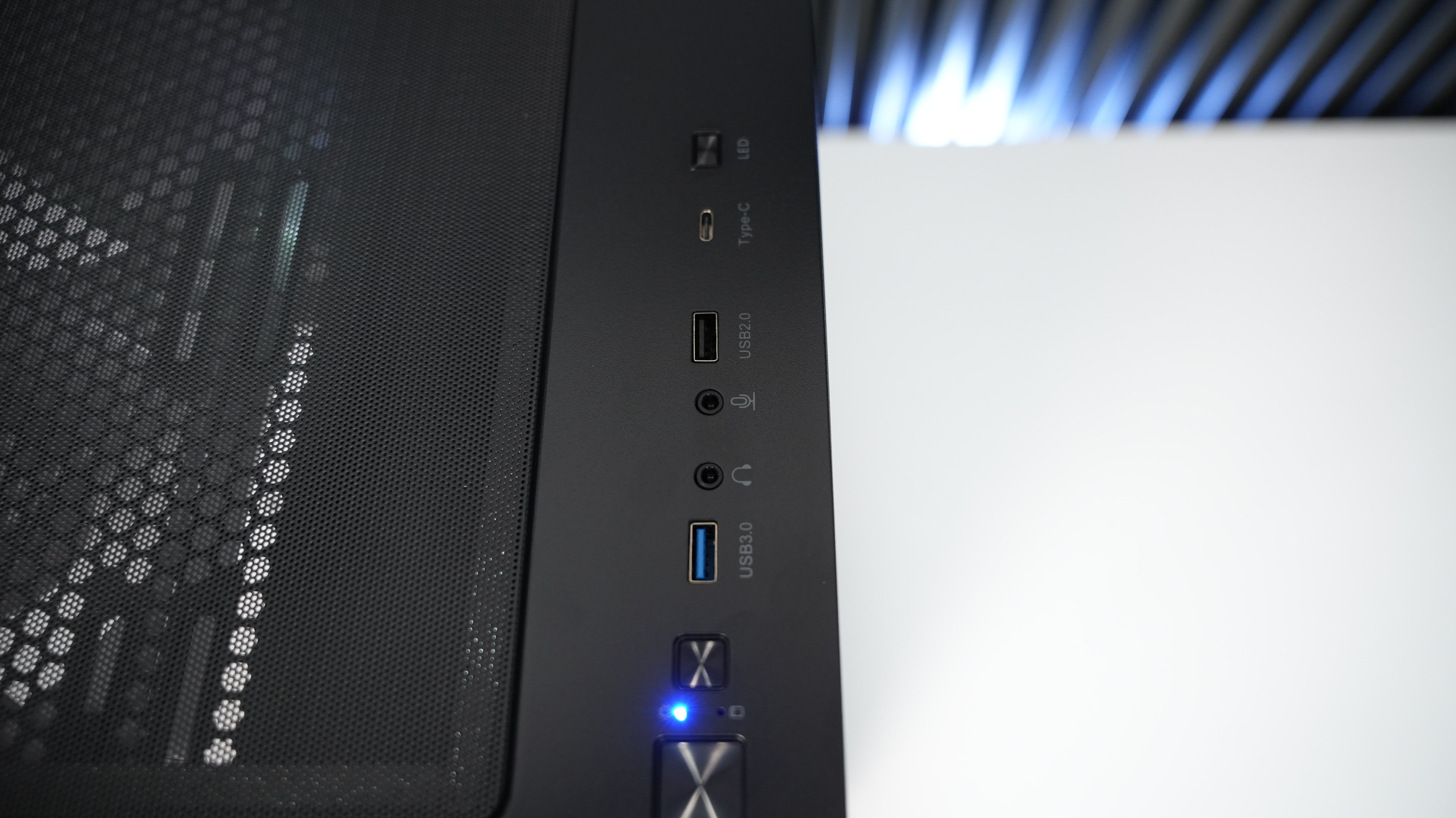 Ryzen 7 9700X + RX 7800XT Gaming/Streaming PC