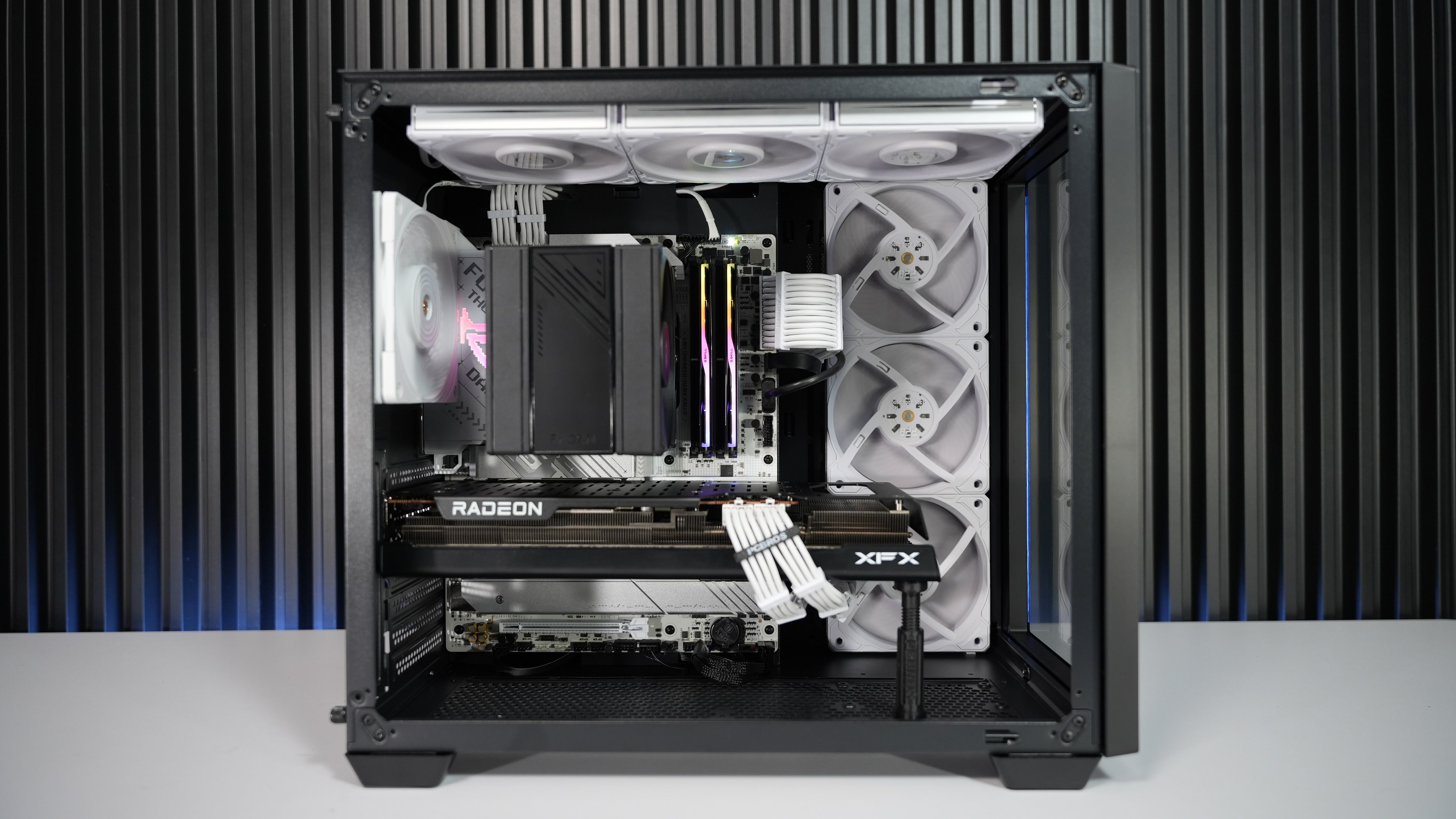 Ryzen 7 9700X + RX 7800XT Gaming/Streaming PC