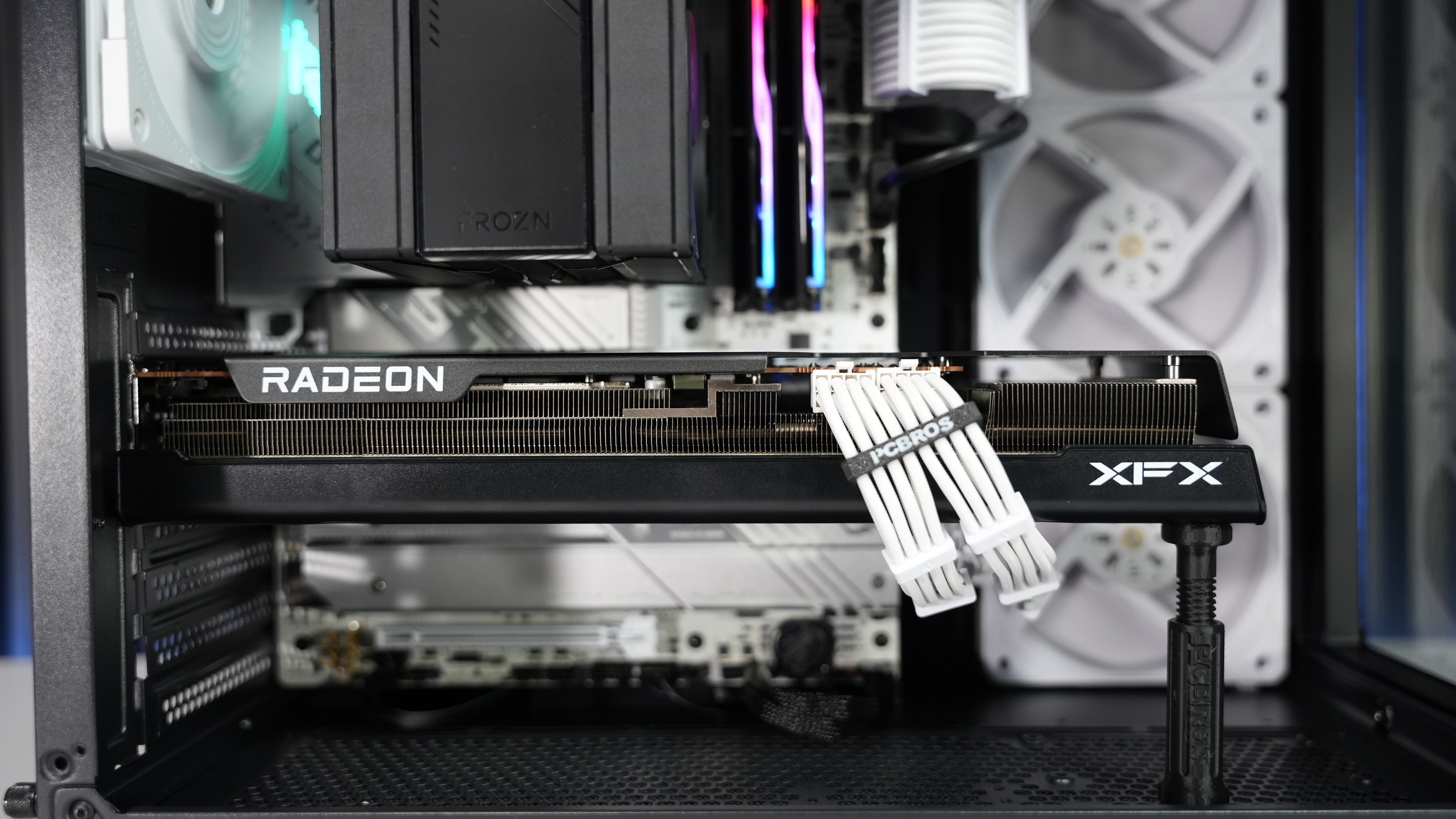 Ryzen 7 9700X + RX 7800XT Gaming/Streaming PC