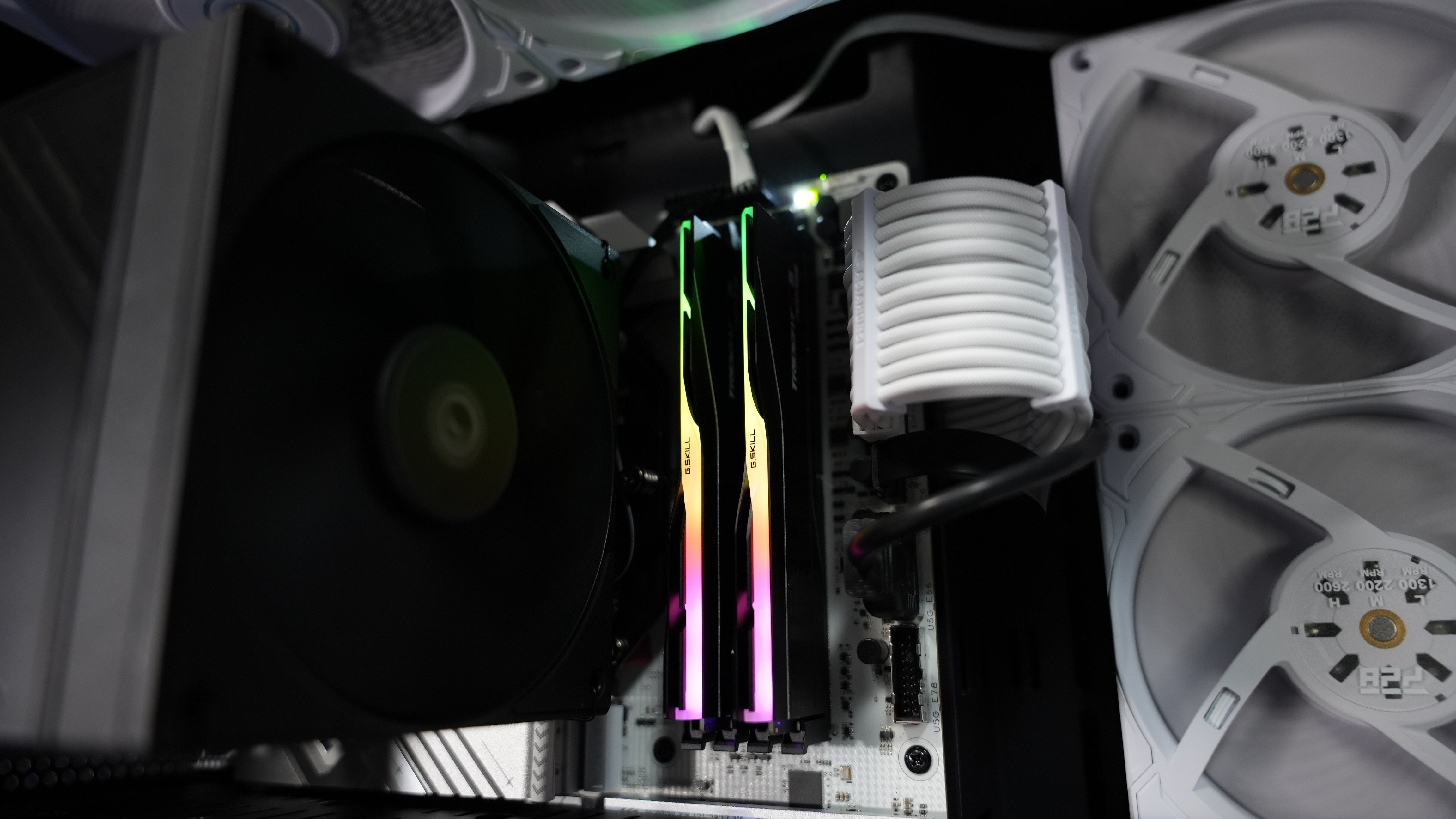 Ryzen 7 9700X + RX 7800XT Gaming/Streaming PC