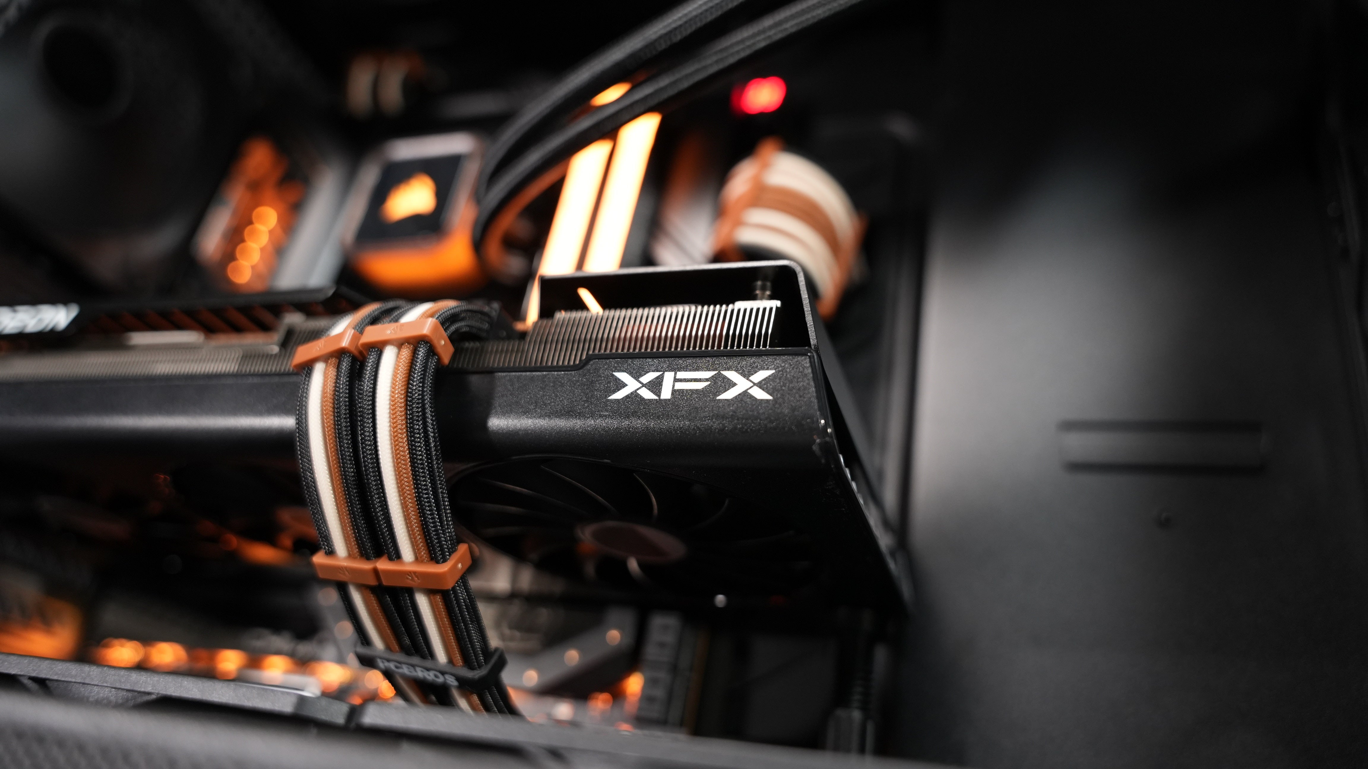 Ryzen 7 9700X + RX 7900GRE Gaming/Streaming PC