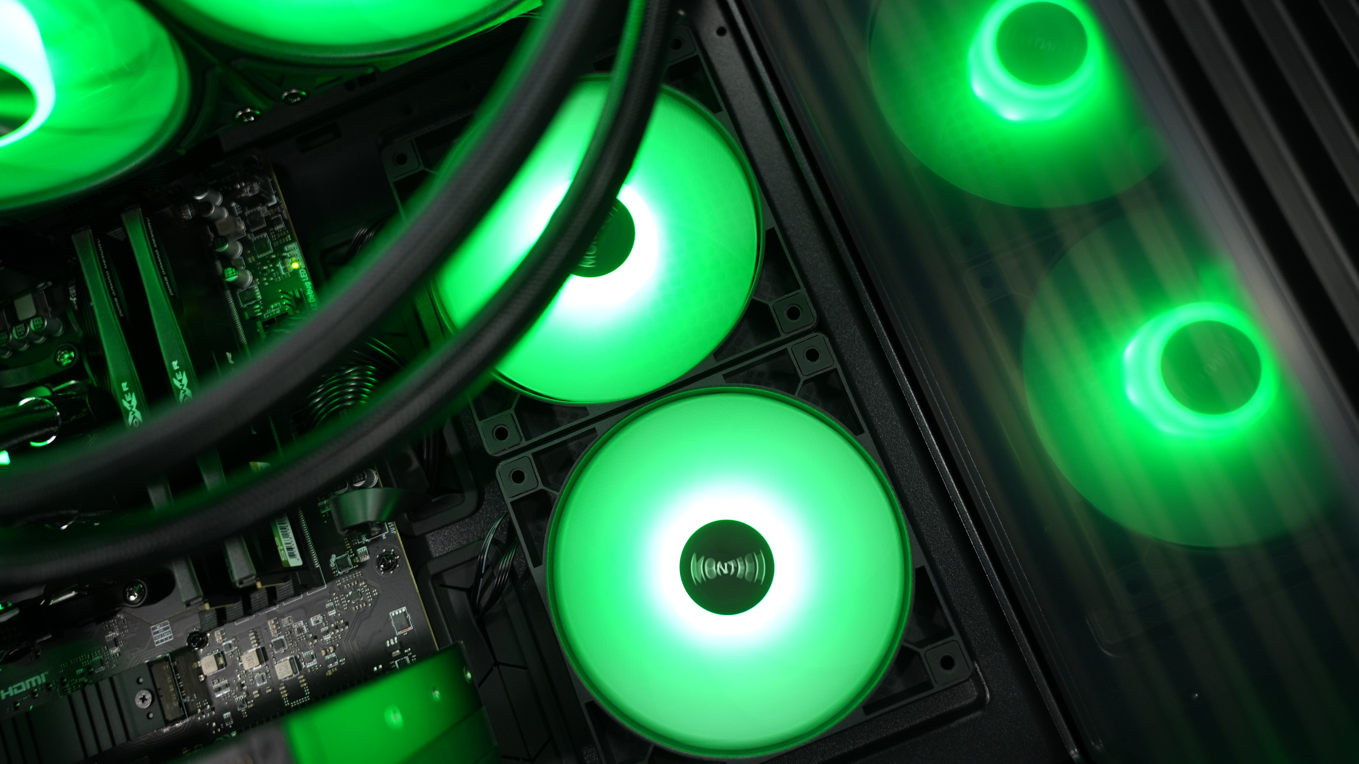 Ryzen 5 7600X + RTX 4070 Super Gaming/Streaming PC