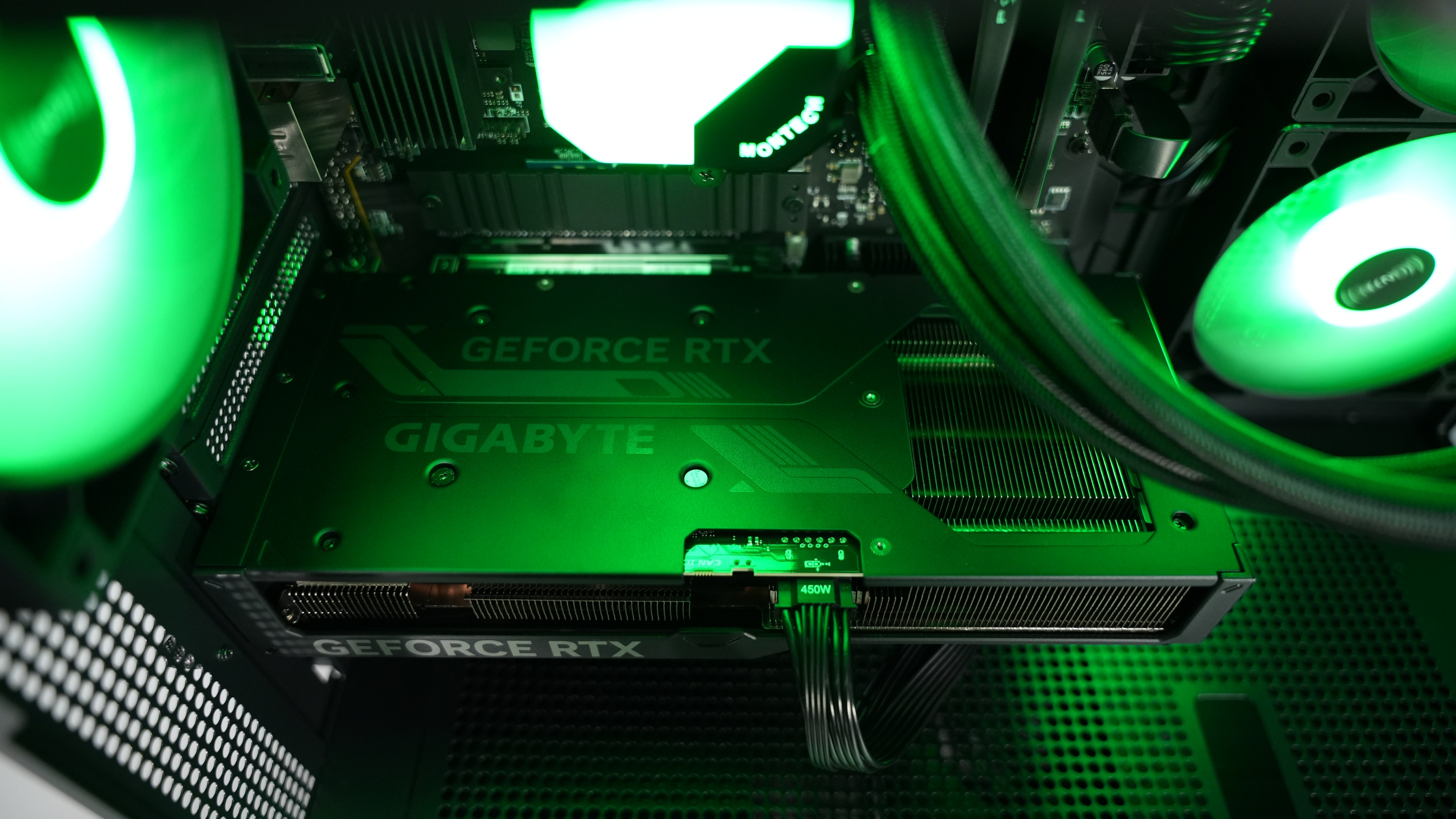 Ryzen 5 7600X + RTX 4070 Super Gaming/Streaming PC