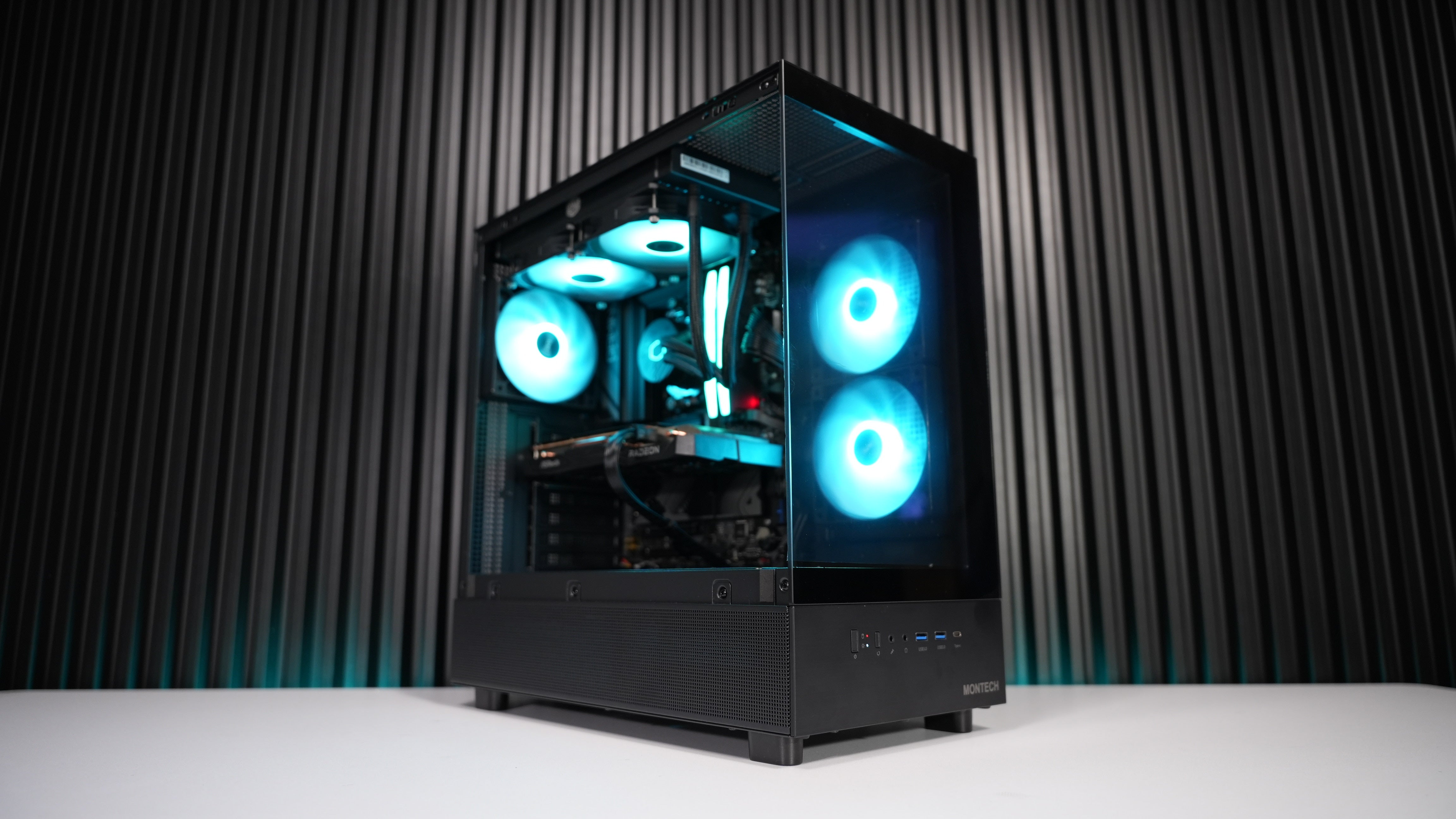 Ryzen 7 7700X + RX 7600 Gaming PC