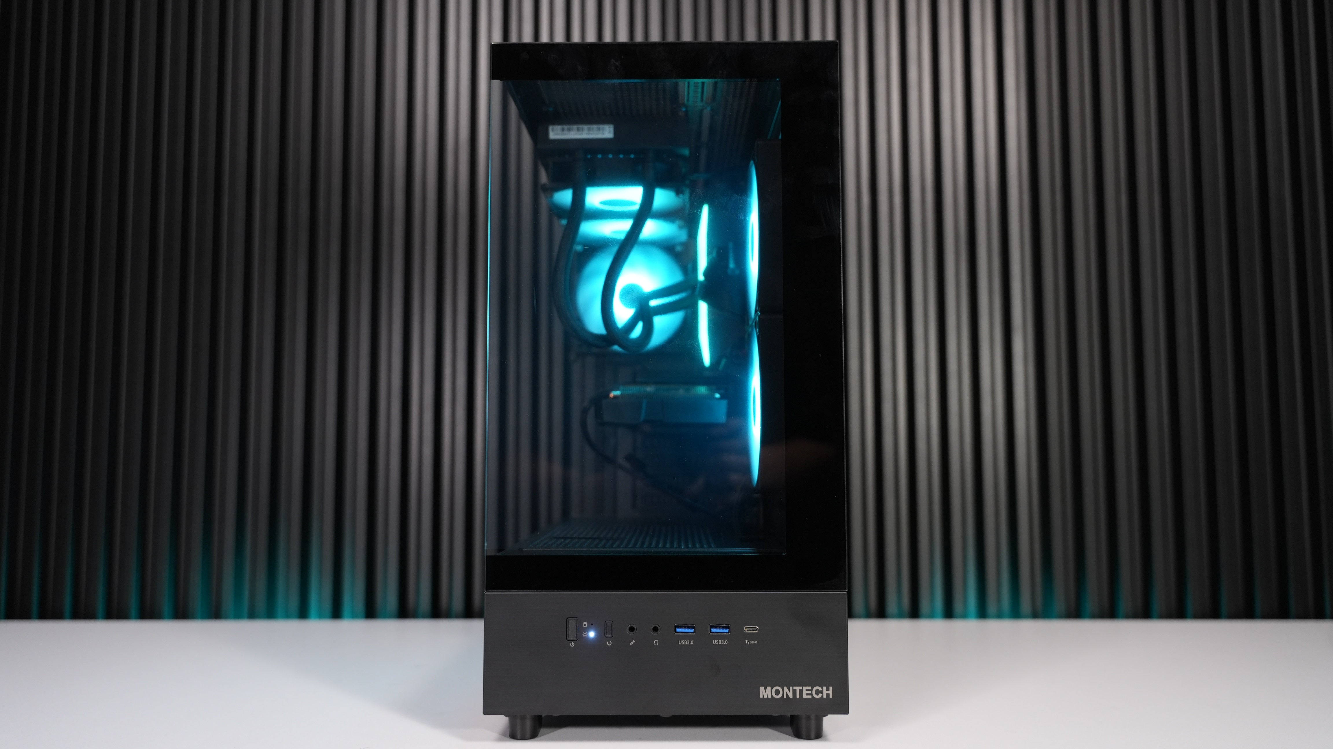 Ryzen 7 7700X + RX 7600 Gaming PC