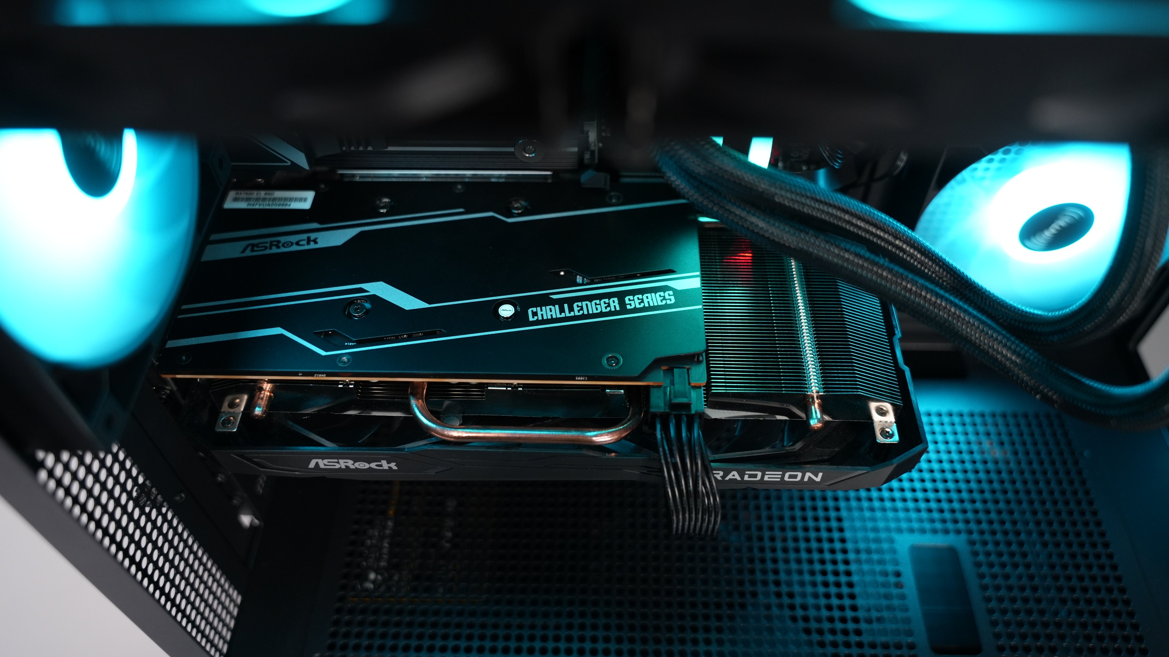 Ryzen 7 7700X + RX 7600 Gaming PC