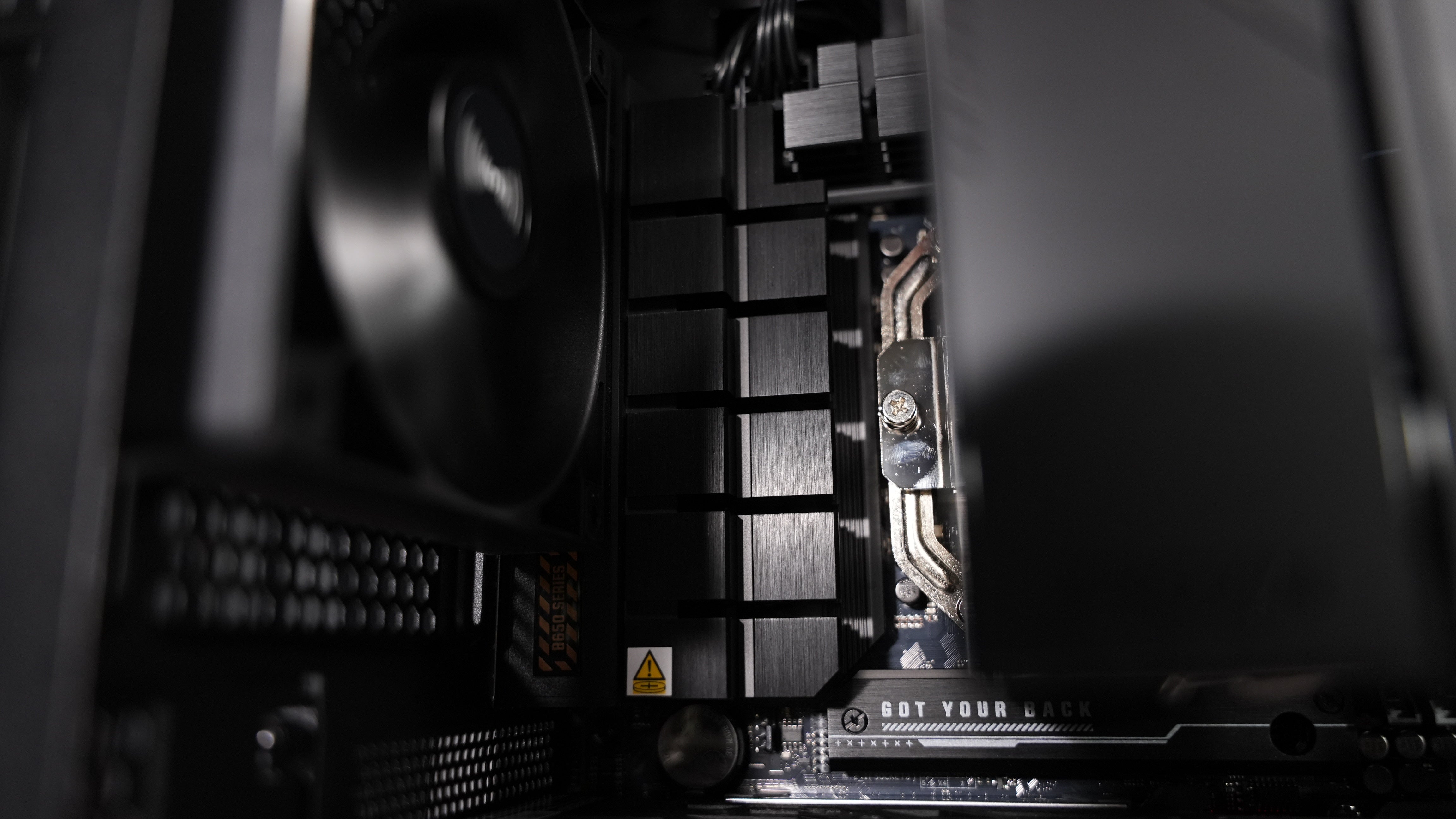 Ryzen 5 7600X + RTX 2080 Ti Gaming PC