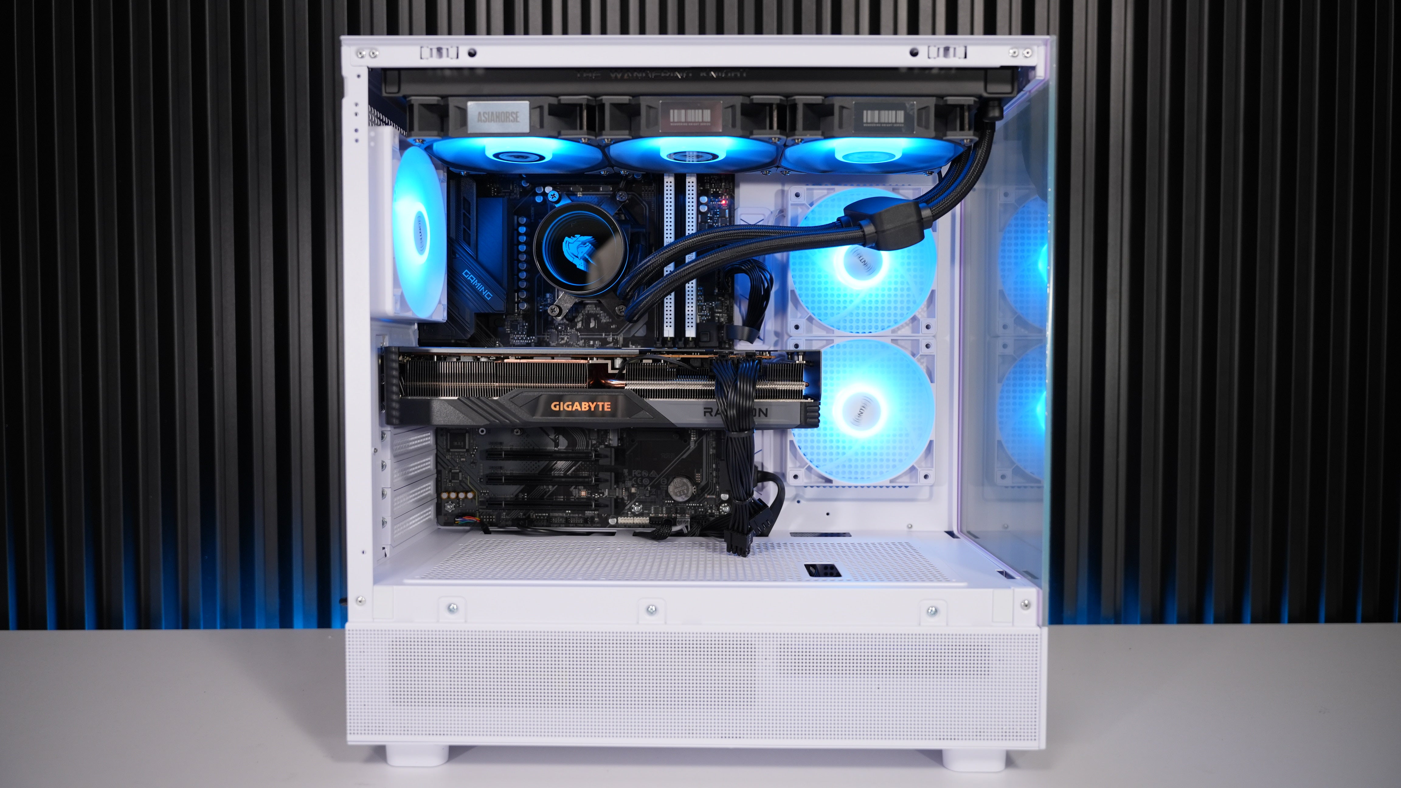 Ryzen 5 9600X + RX 7700XT Gaming/Streaming PC