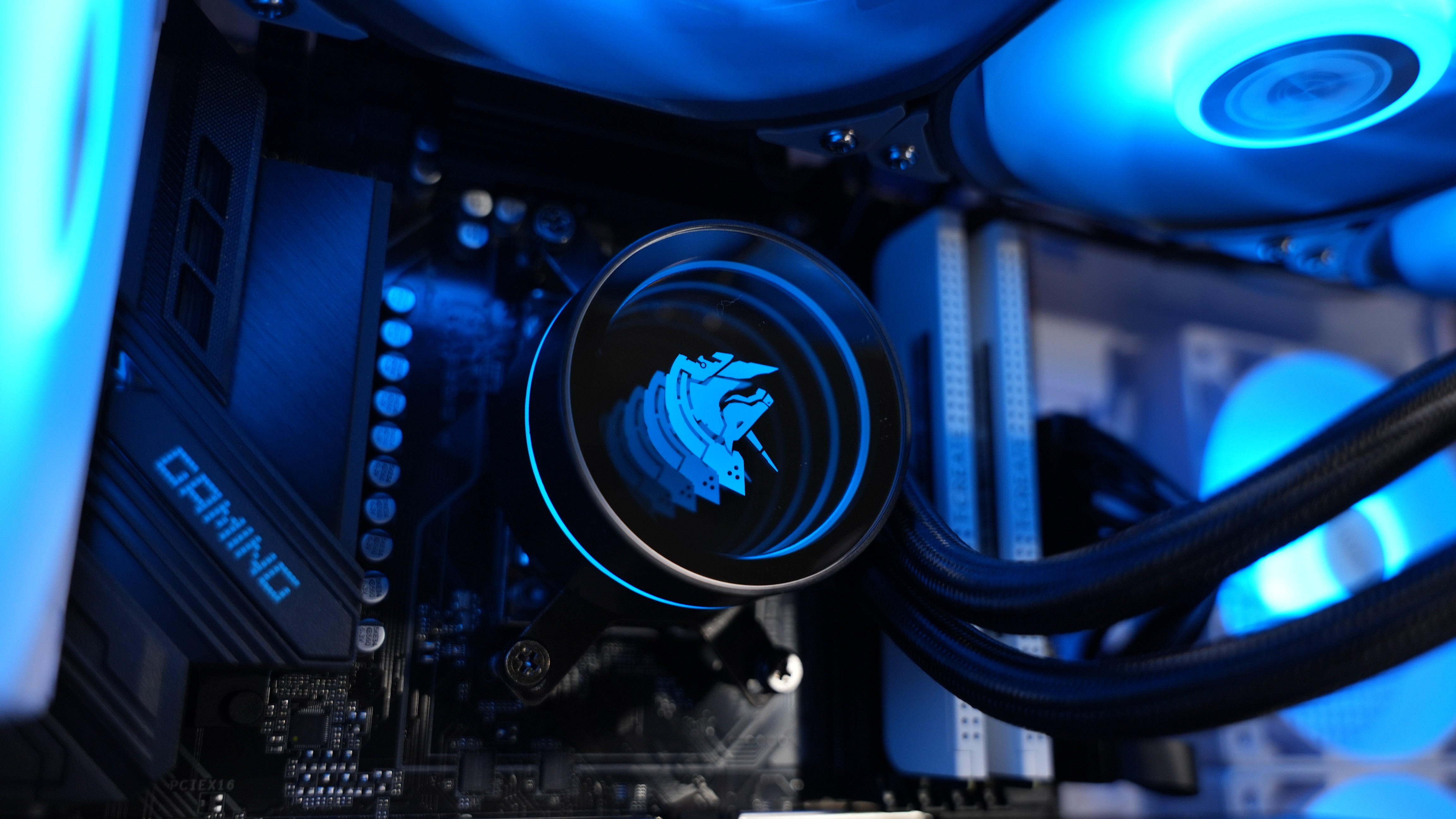 Ryzen 5 9600X + RX 7700XT Gaming/Streaming PC