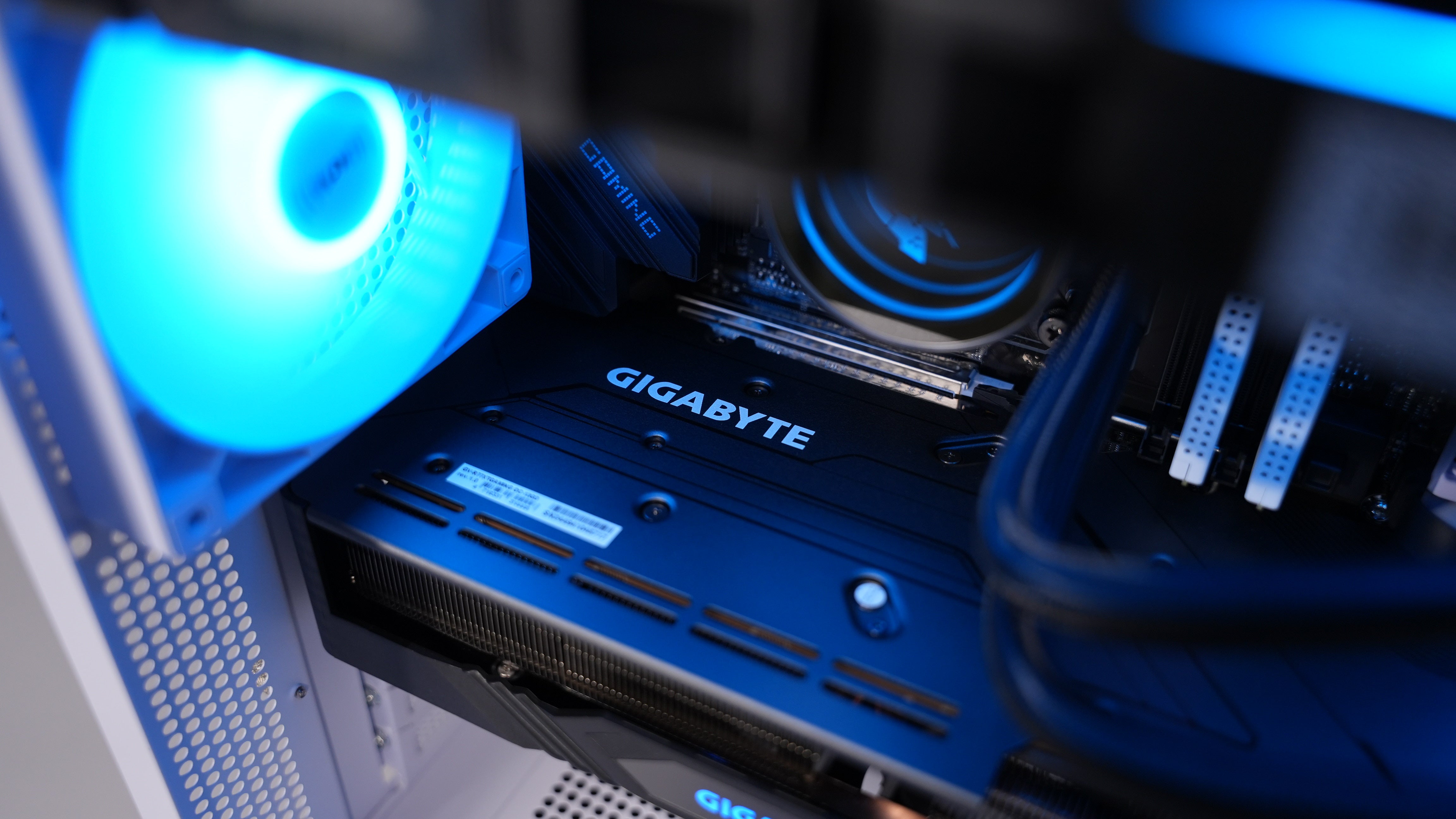 Ryzen 5 9600X + RX 7700XT Gaming/Streaming PC