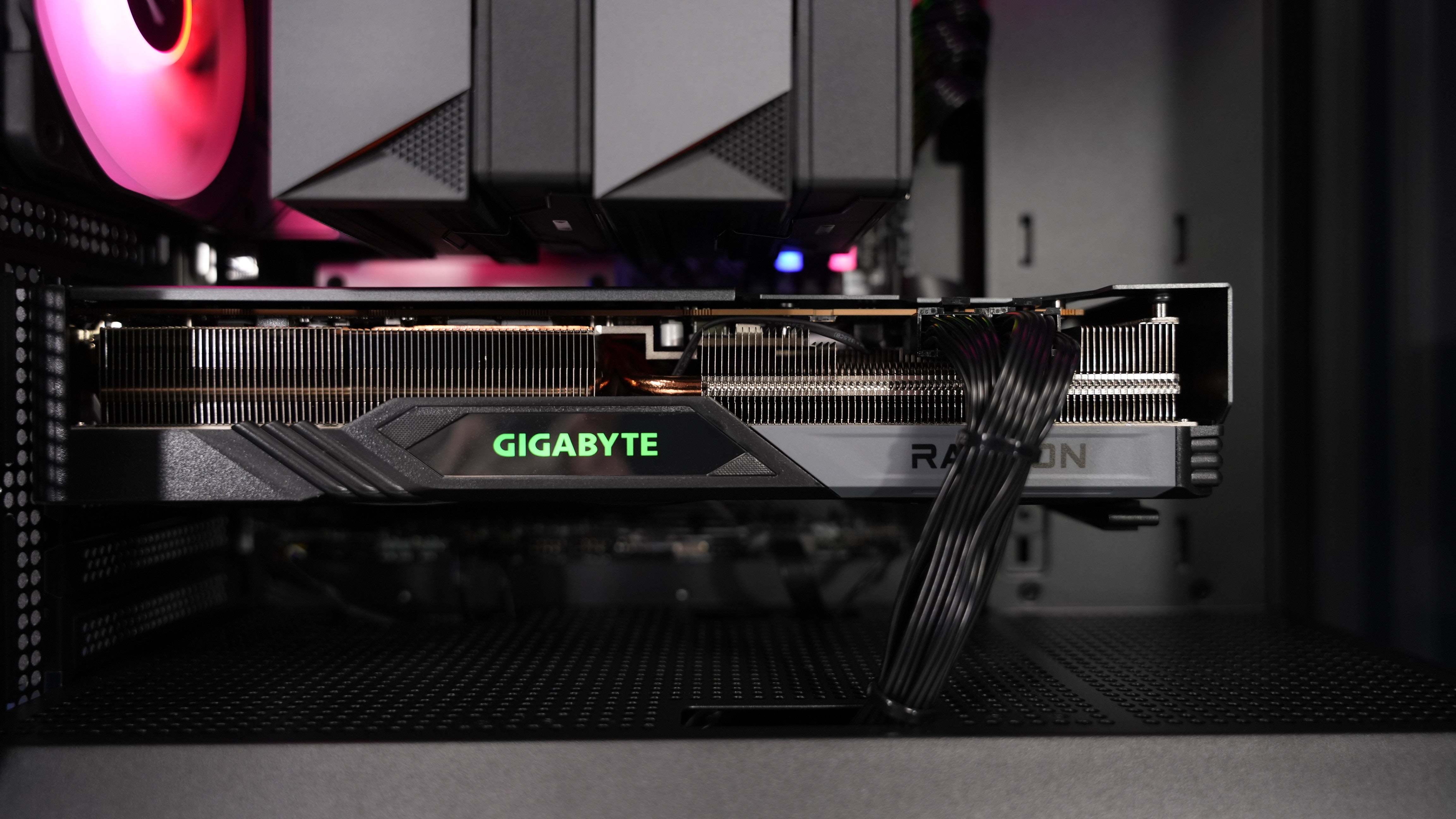 Ryzen 5 7600 + RX 7800XT Gaming/Streaming PC