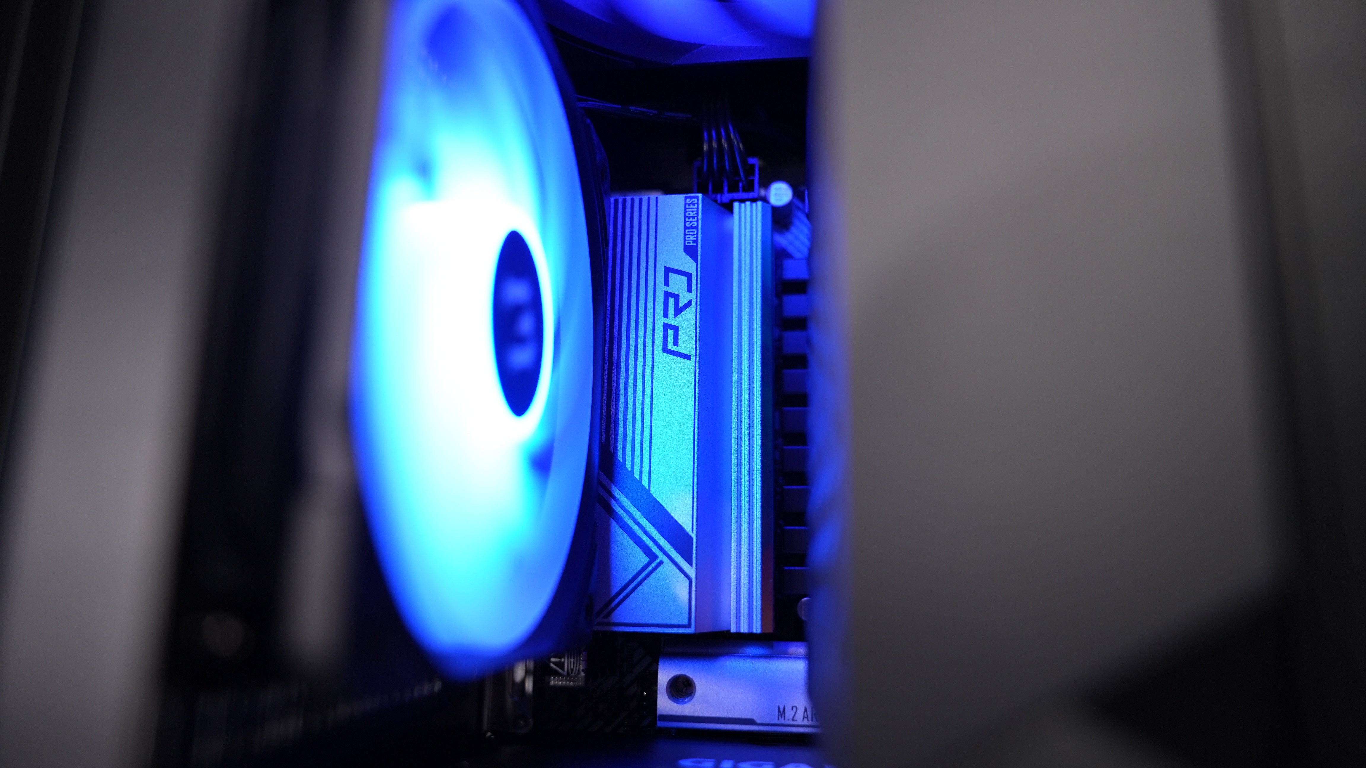 Ryzen 5 7600 + RX 7800XT Gaming/Streaming PC