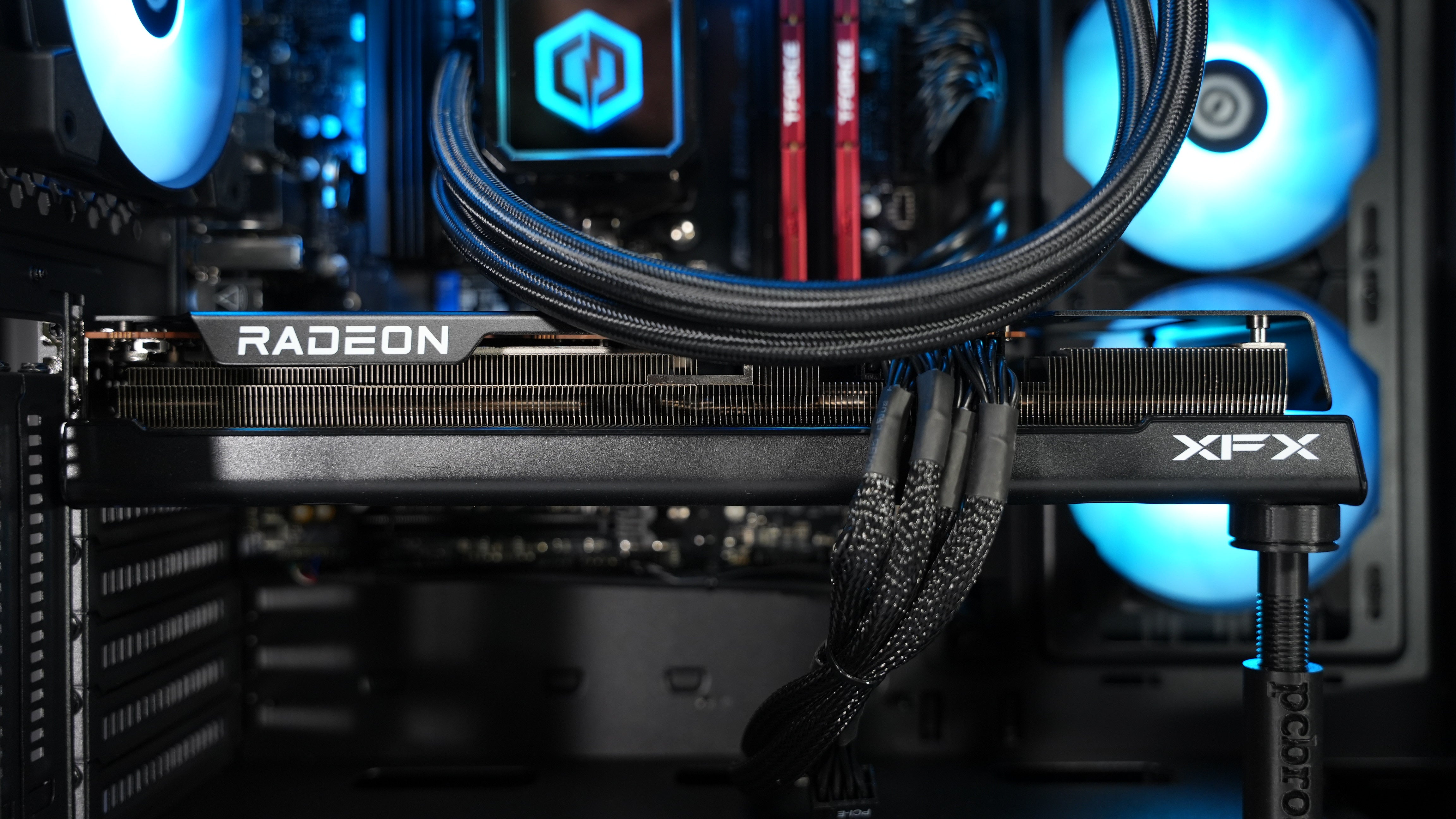 Ryzen 7 7700 + RX 7900 GRE Gaming/Streaming PC