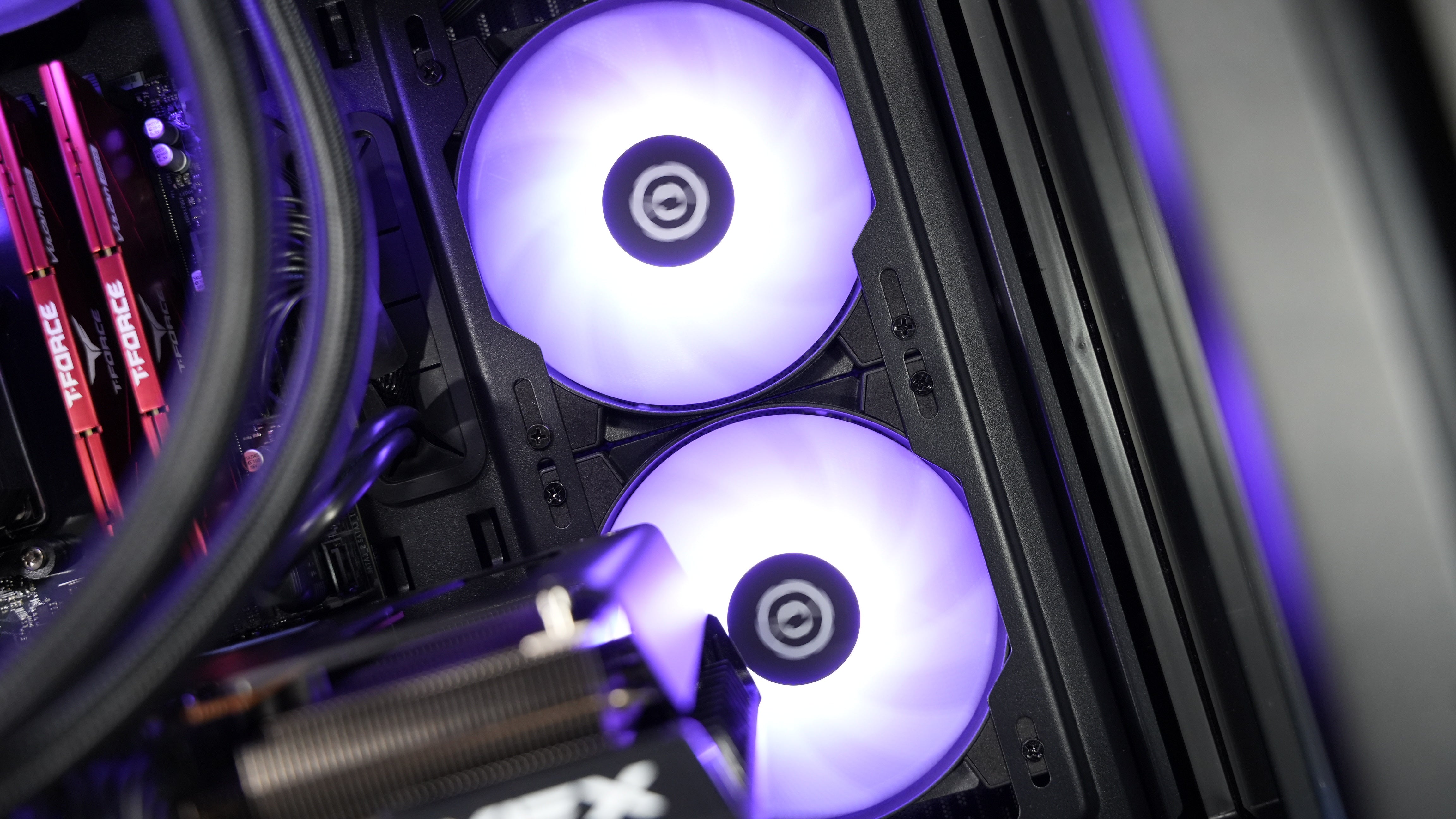 Ryzen 7 7700 + RX 7900 GRE Gaming/Streaming PC