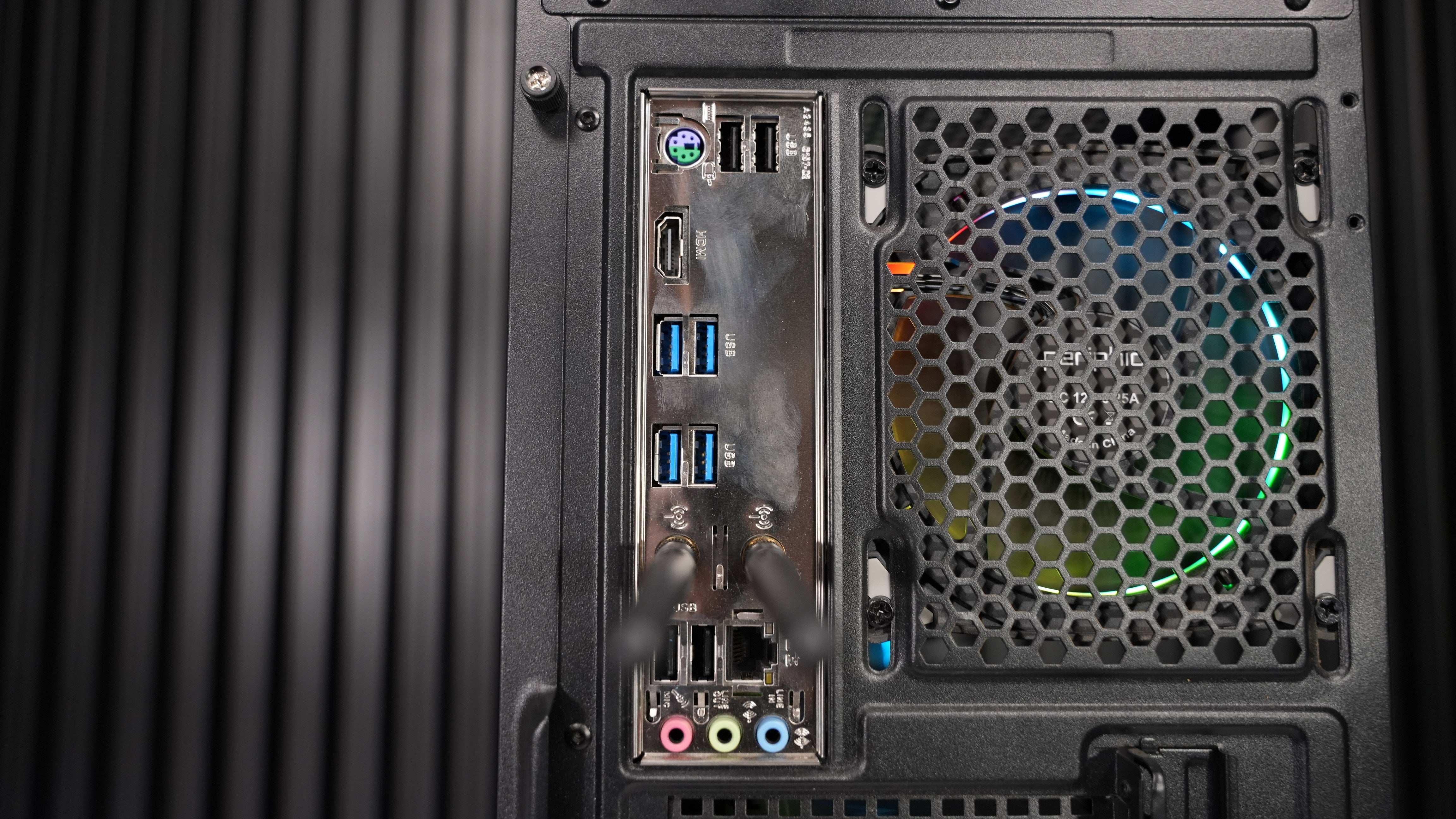 Ryzen 5 5600G + RX 7600 Gaming PC