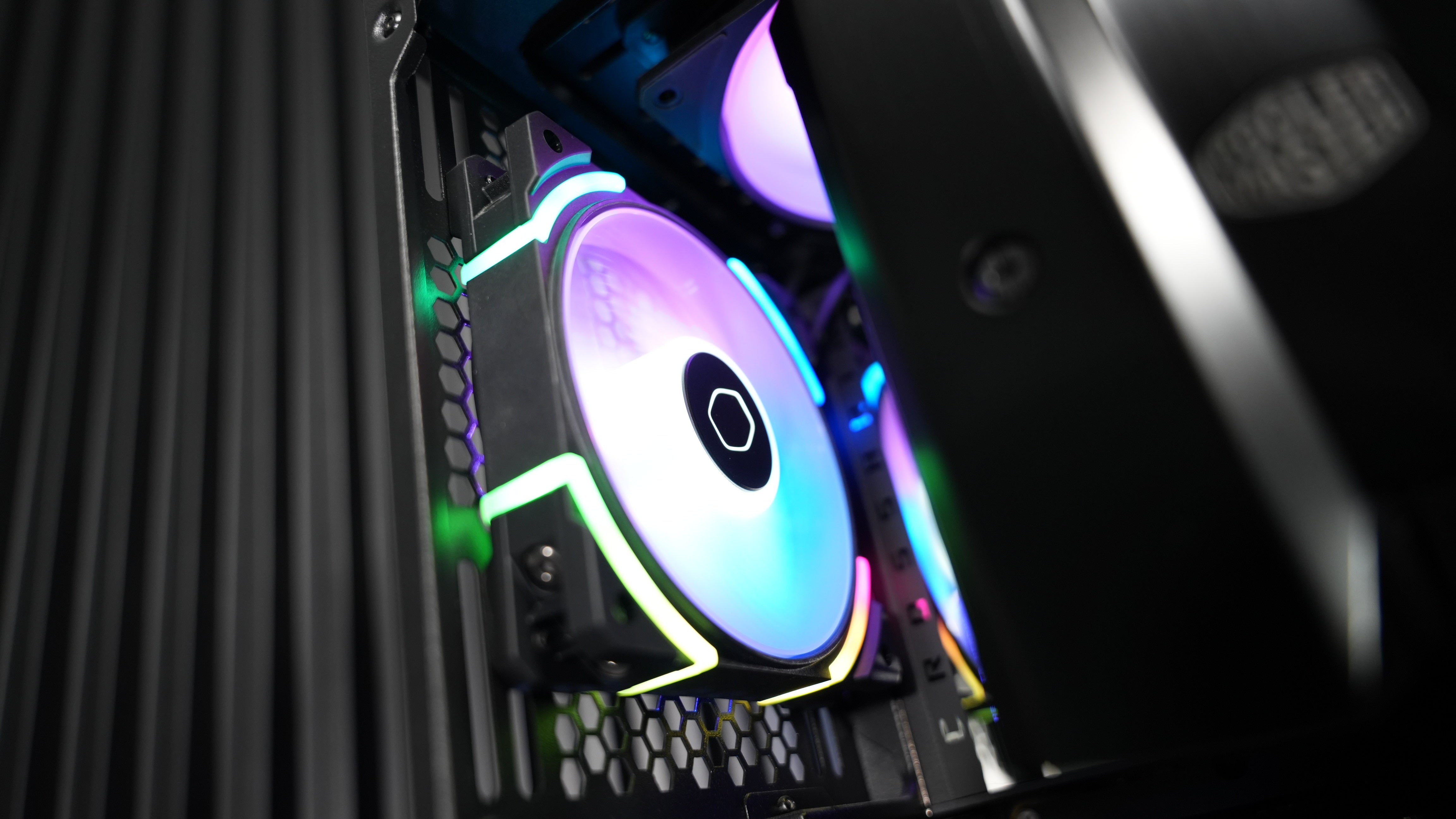 Ryzen 7 7700X + RTX 4070Ti Super Gaming/Streaming PC