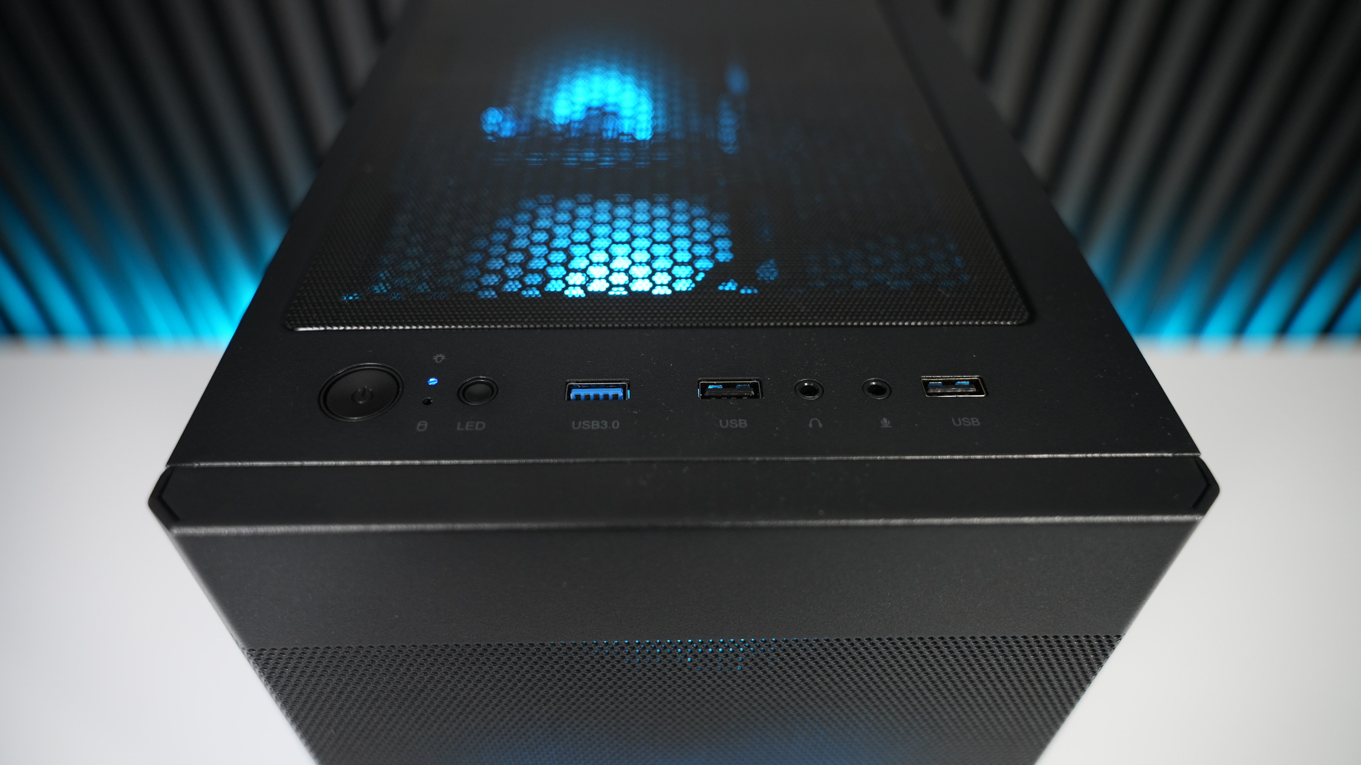 Ryzen 7 5700X + RX 7800XT Gaming/Streaming PC