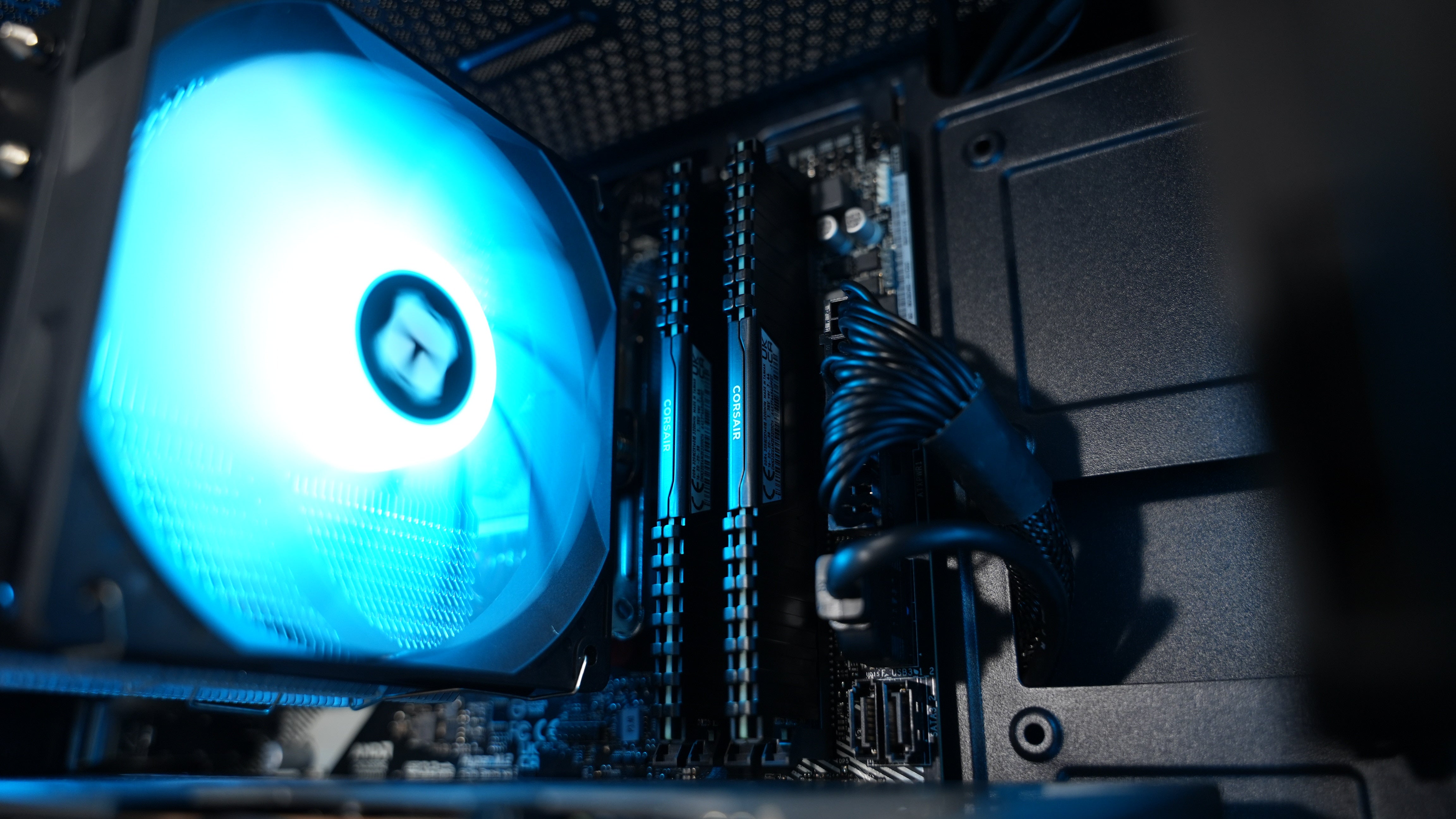 Ryzen 7 5700X + RX 7800XT Gaming/Streaming PC