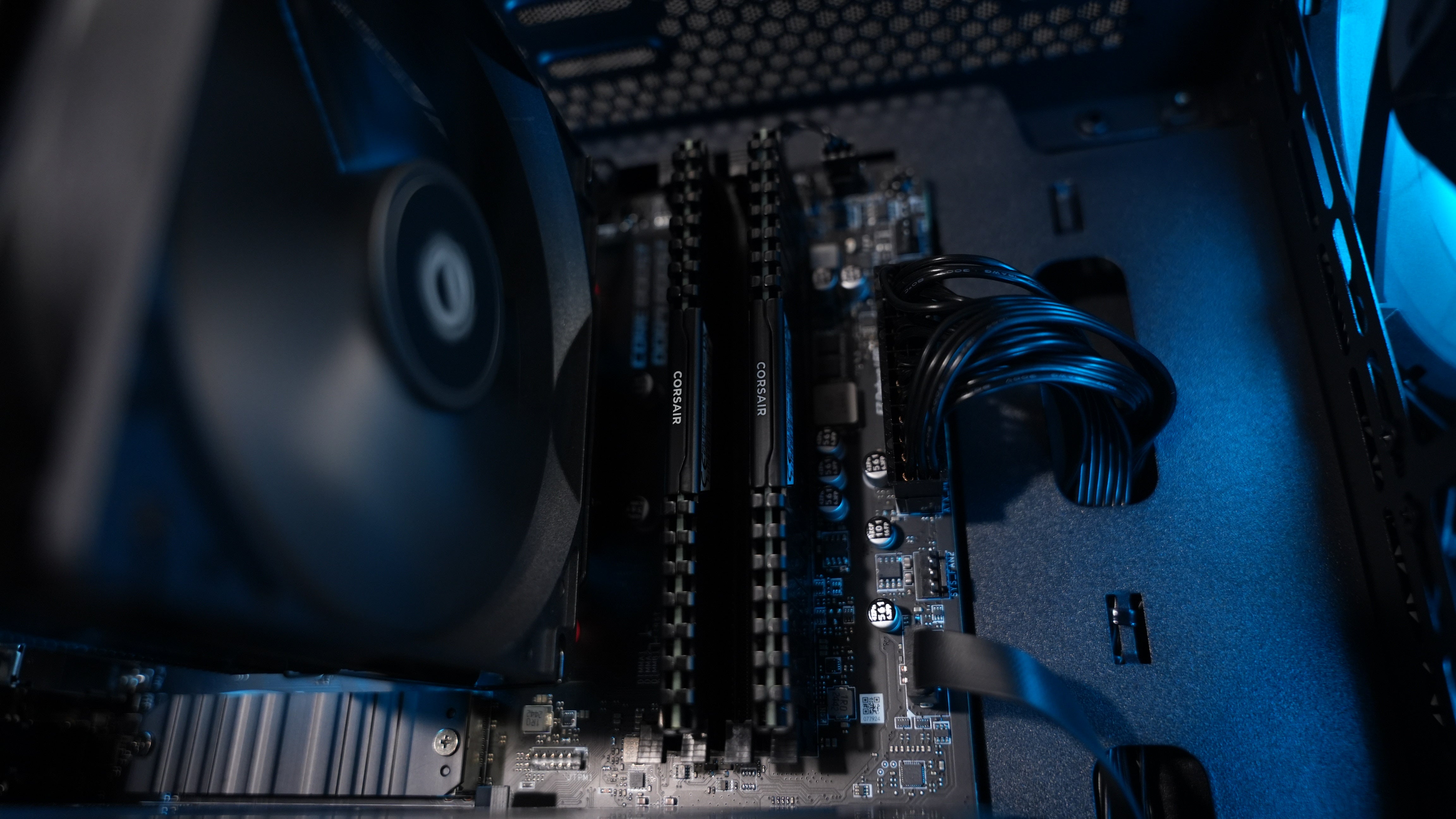 Ryzen 7 5800XT + RTX 4070 Gaming/Streaming PC