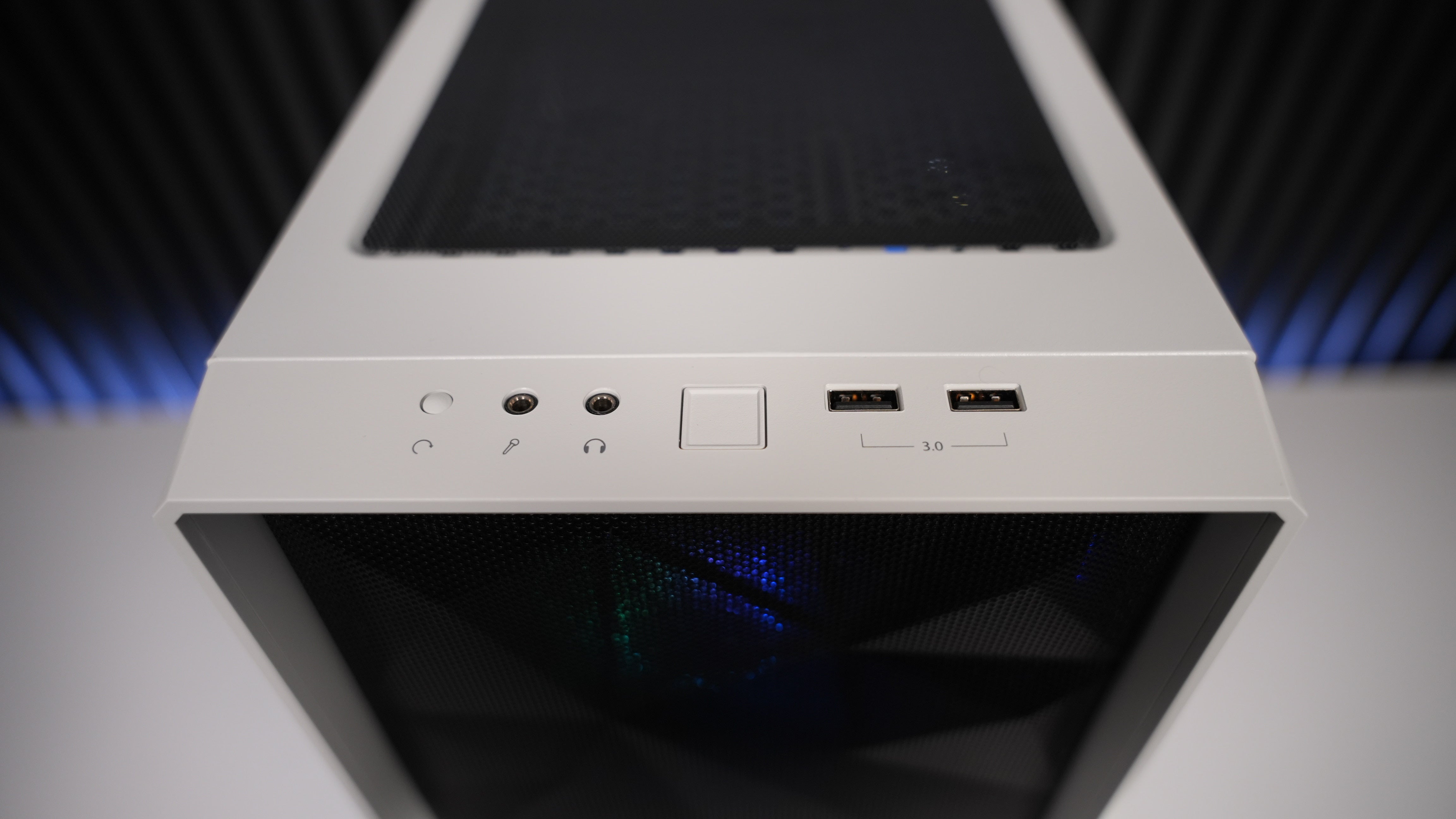 Ryzen 5 7600X + RTX 5070 Gaming/Streaming PC