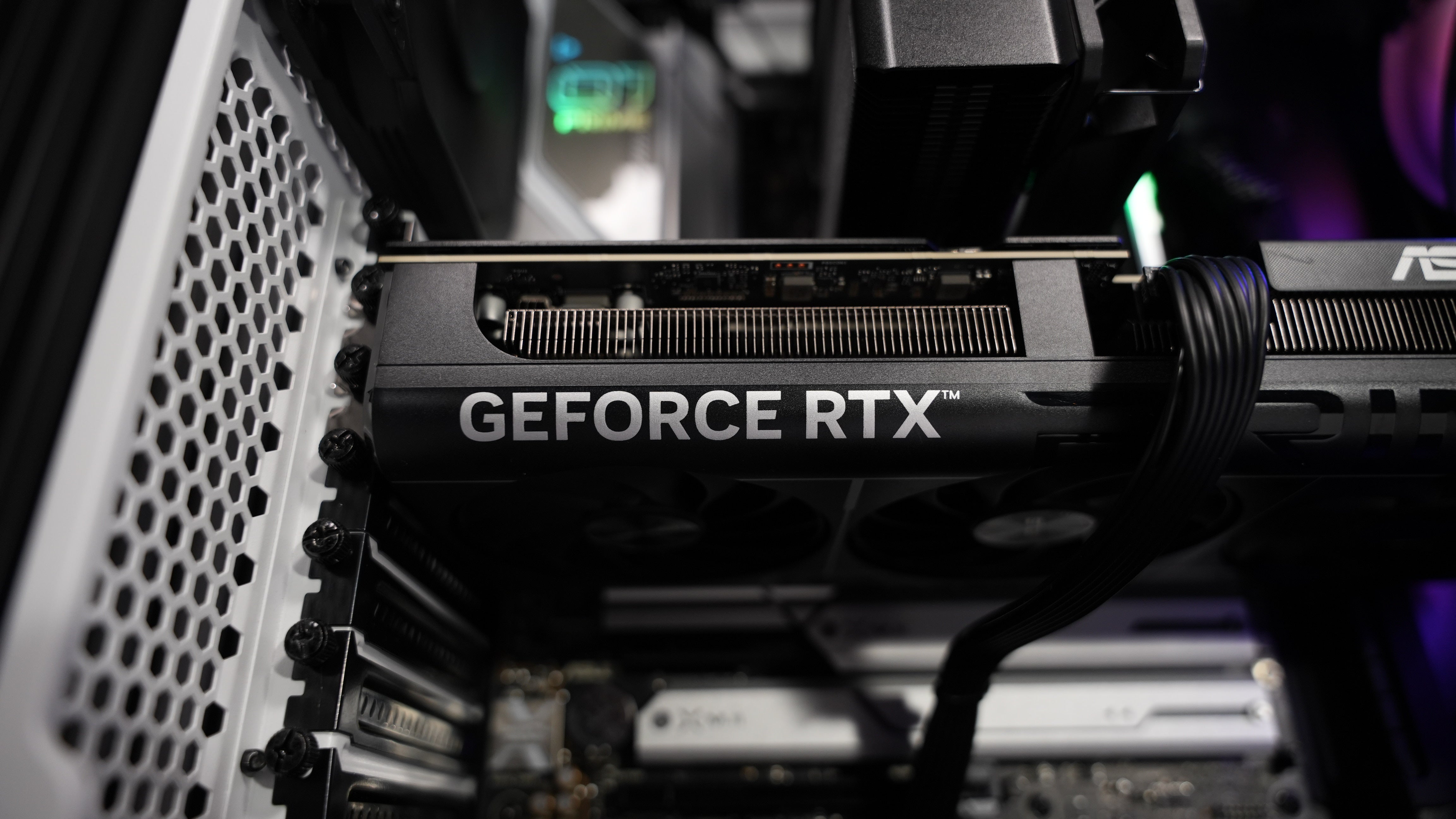 Ryzen 5 7600X + RTX 5070 Gaming/Streaming PC