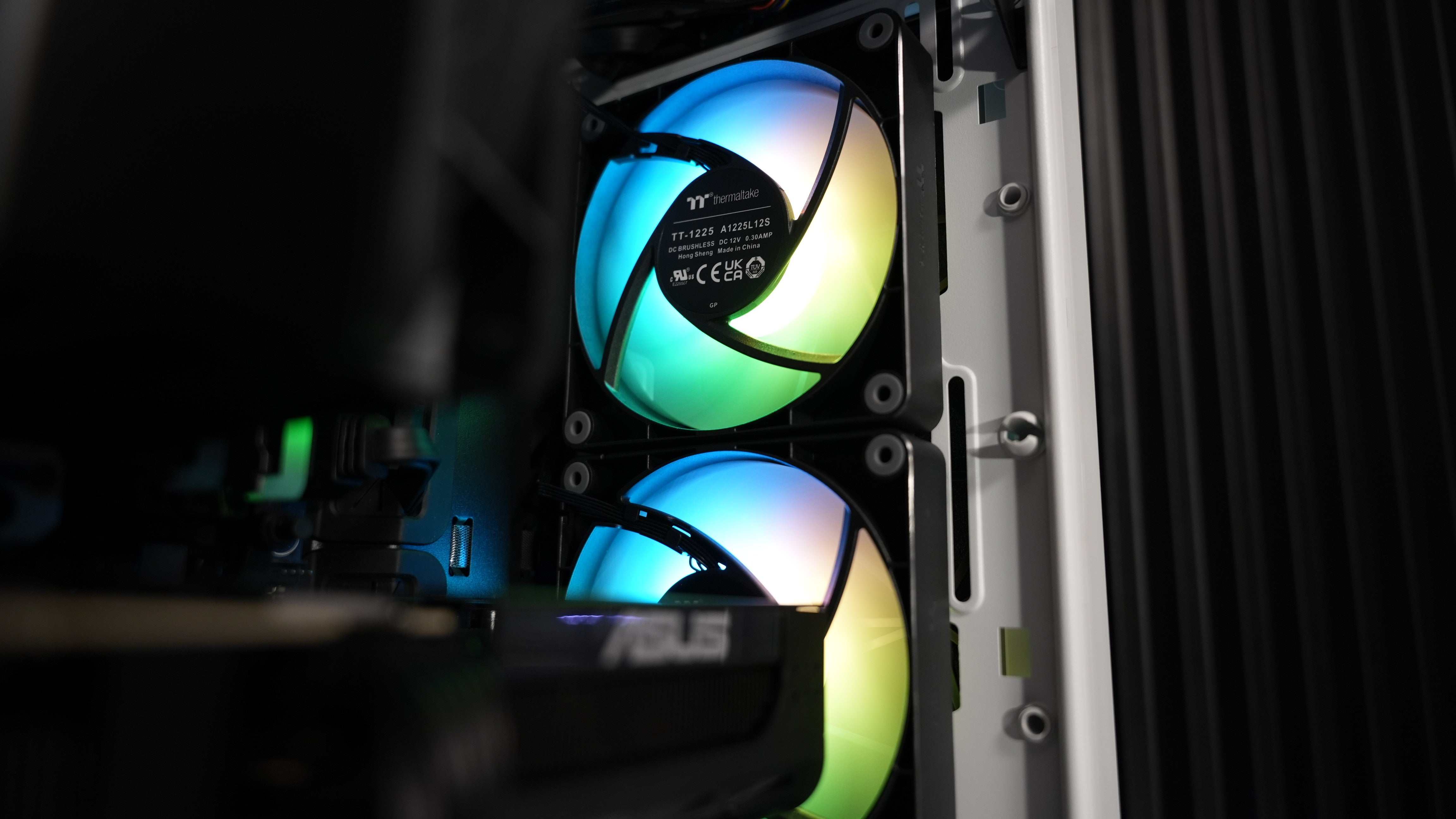 Ryzen 5 7600X + RTX 5070 Gaming/Streaming PC