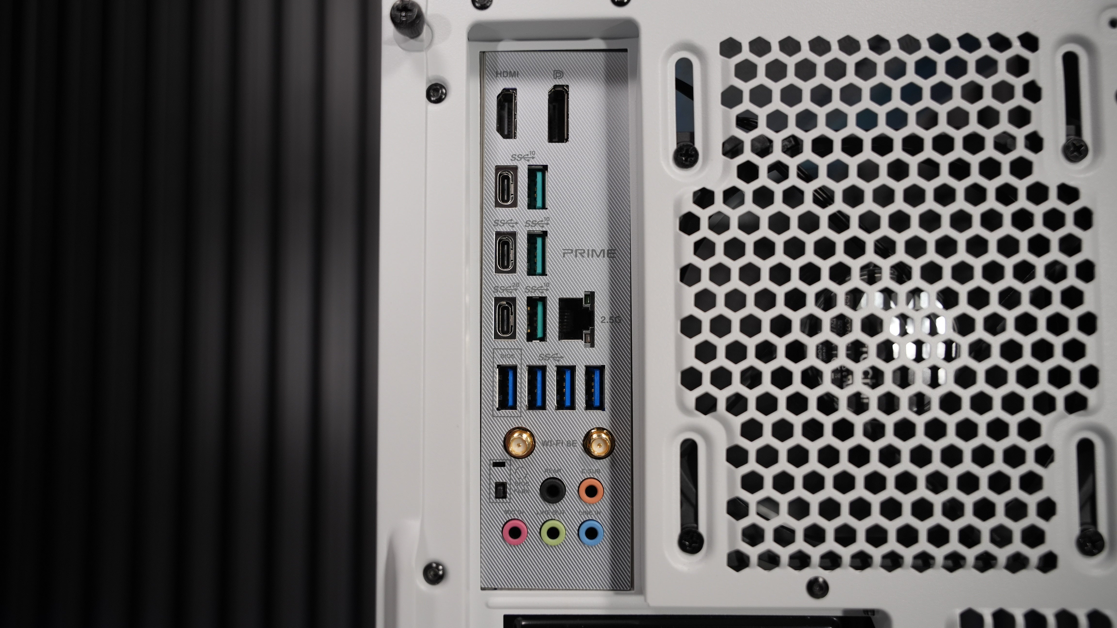 Ryzen 5 7600X + RTX 5070 Gaming/Streaming PC