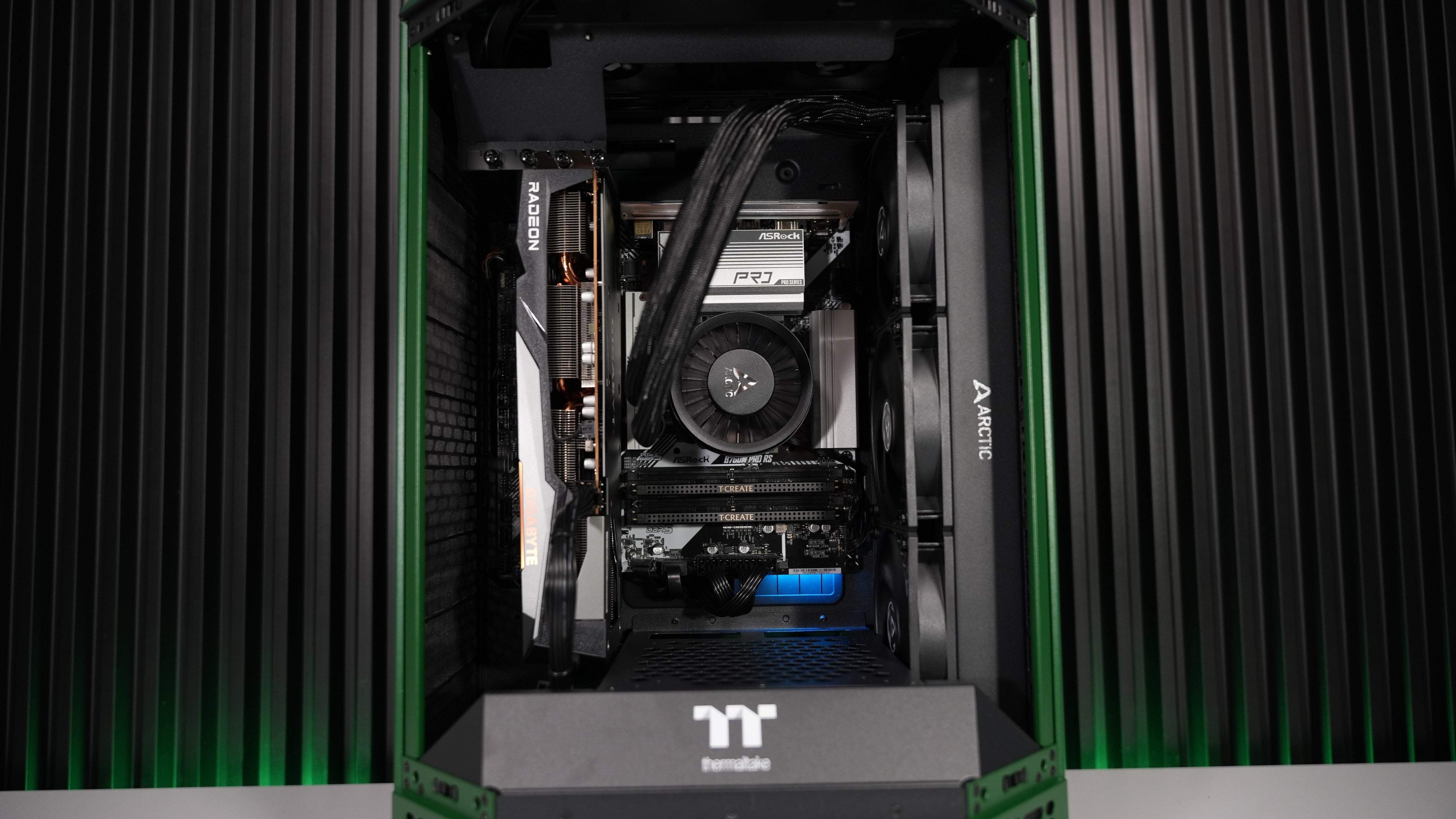 Intel i7 12700KF + RX 7600 Gaming PC