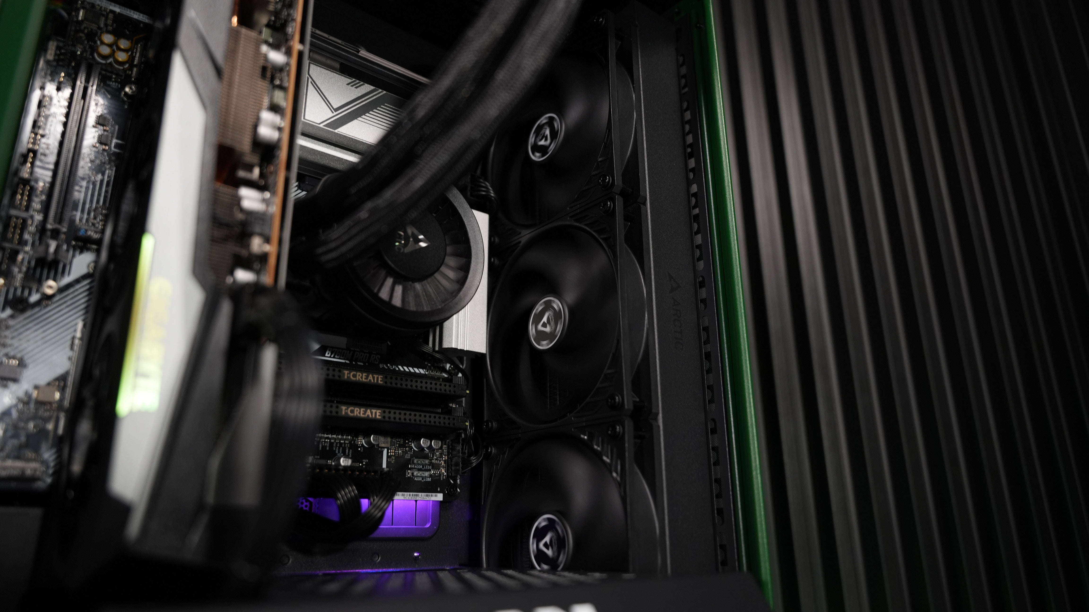 Intel i7 12700KF + RX 7600 Gaming PC