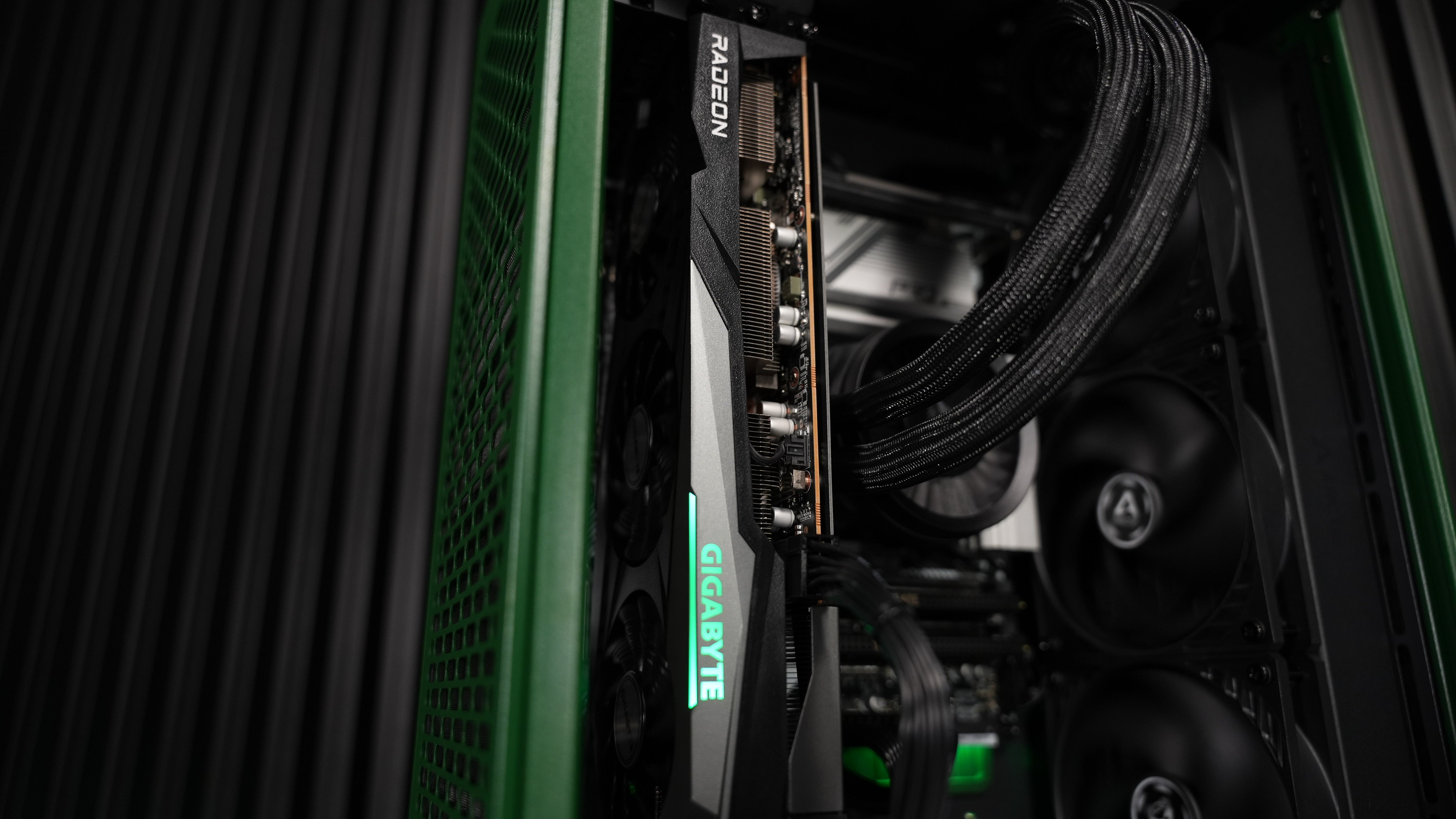 Intel i7 12700KF + RX 7600 Gaming PC