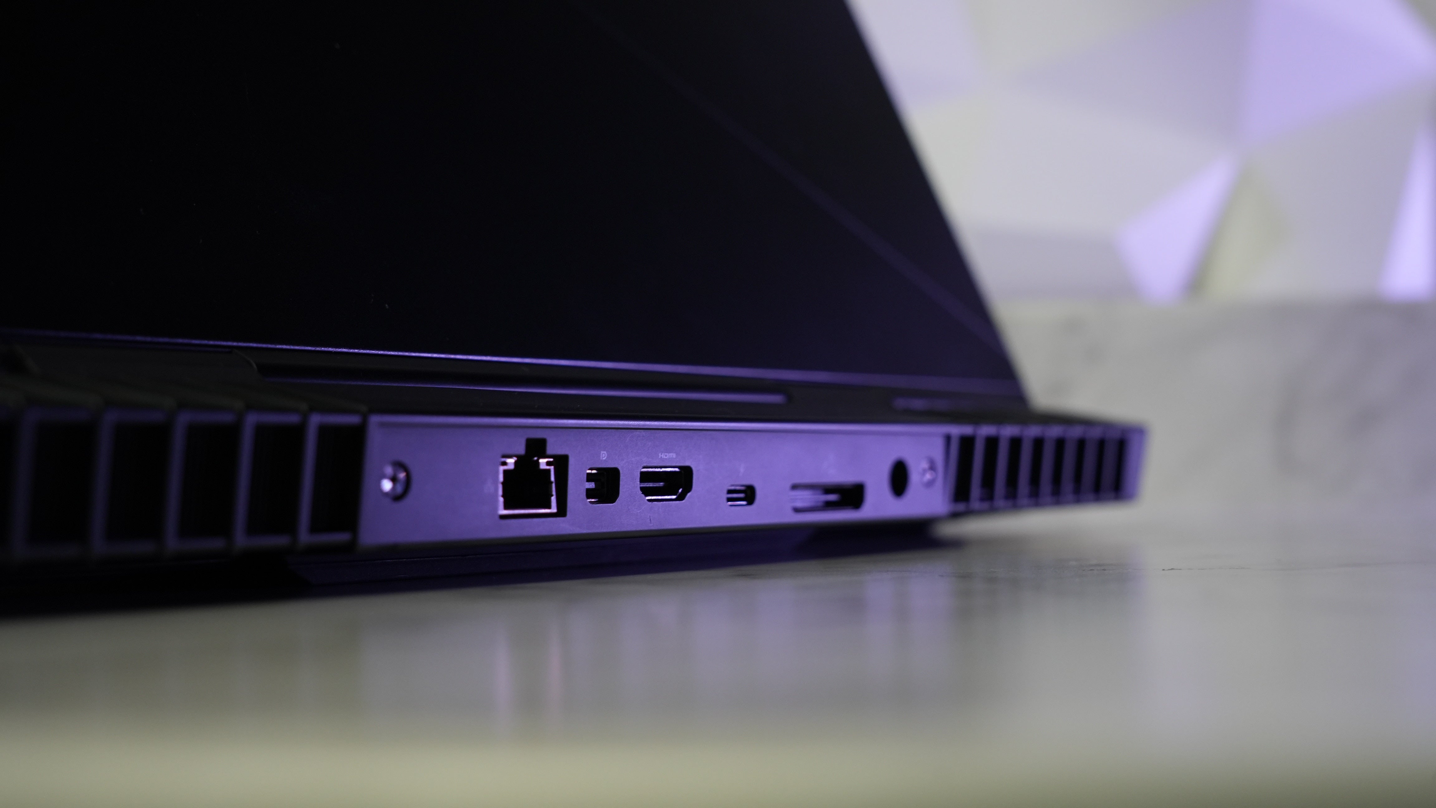 Alienware R4 17- Intel i7 8750H + GTX 1070 Gaming Laptop (In Stock)