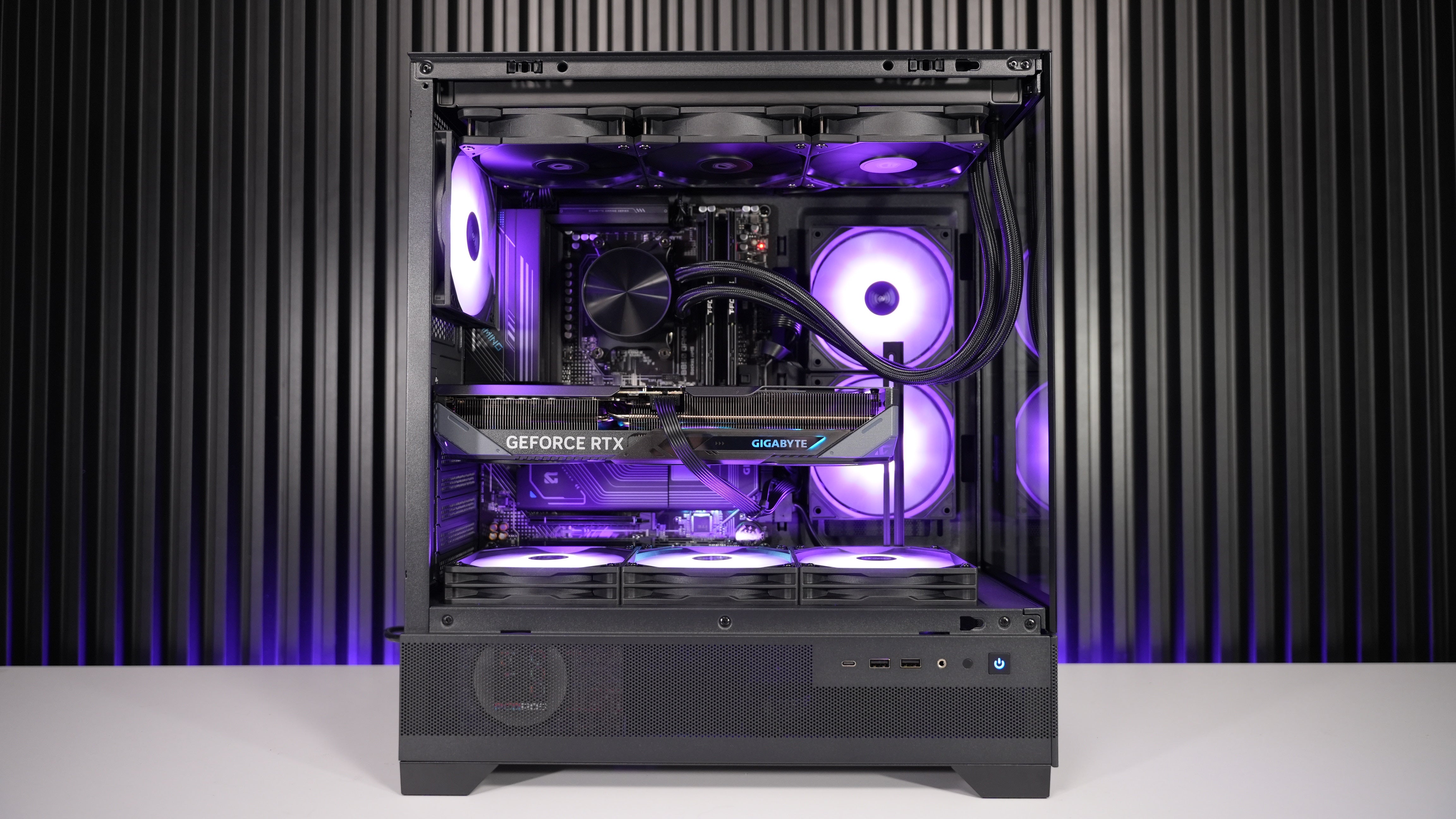 Ryzen 5 7600X + RTX 5070 Gaming/Streaming PC