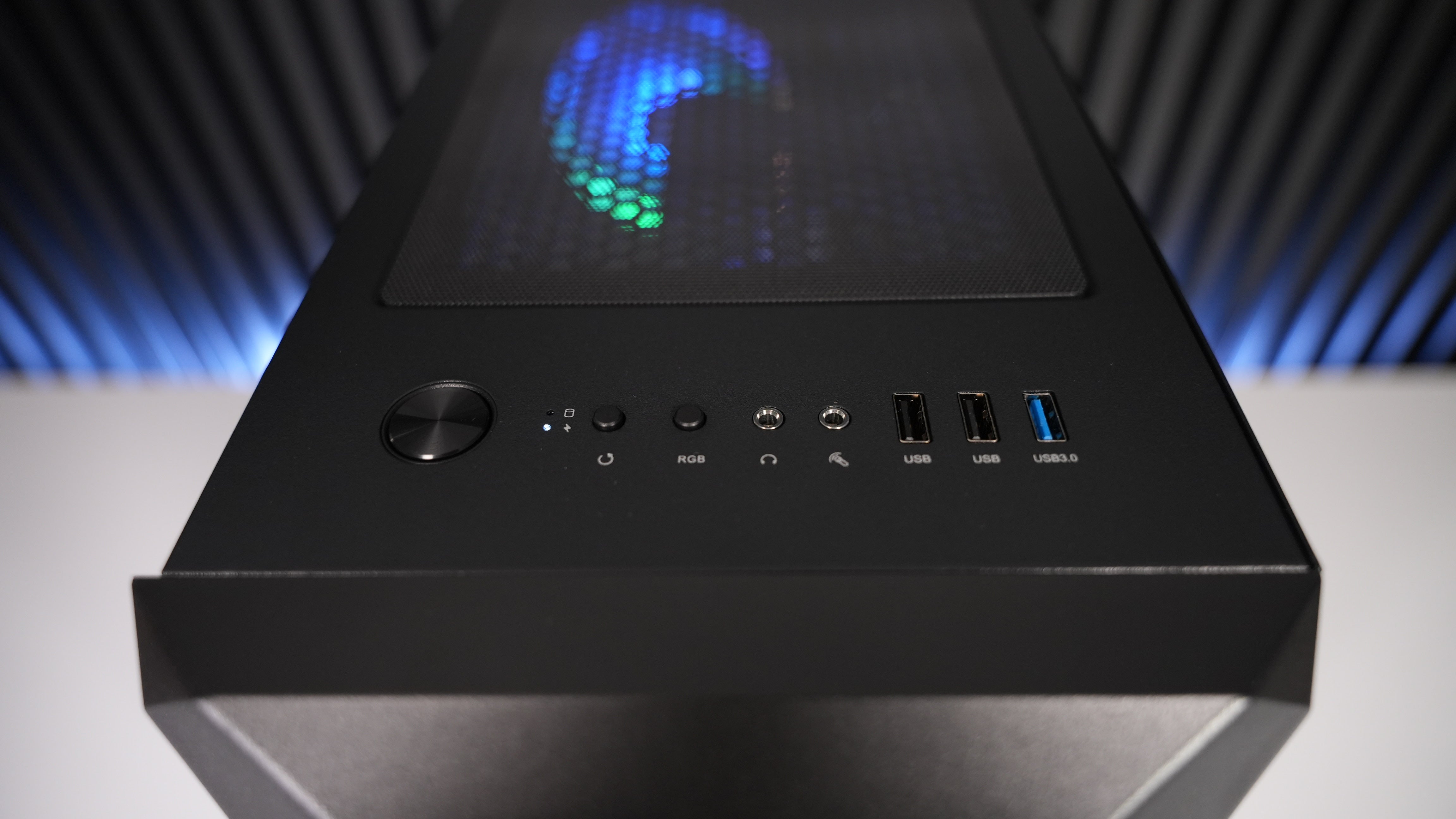 Ryzen 7 2700X + RX 570 Gaming PC