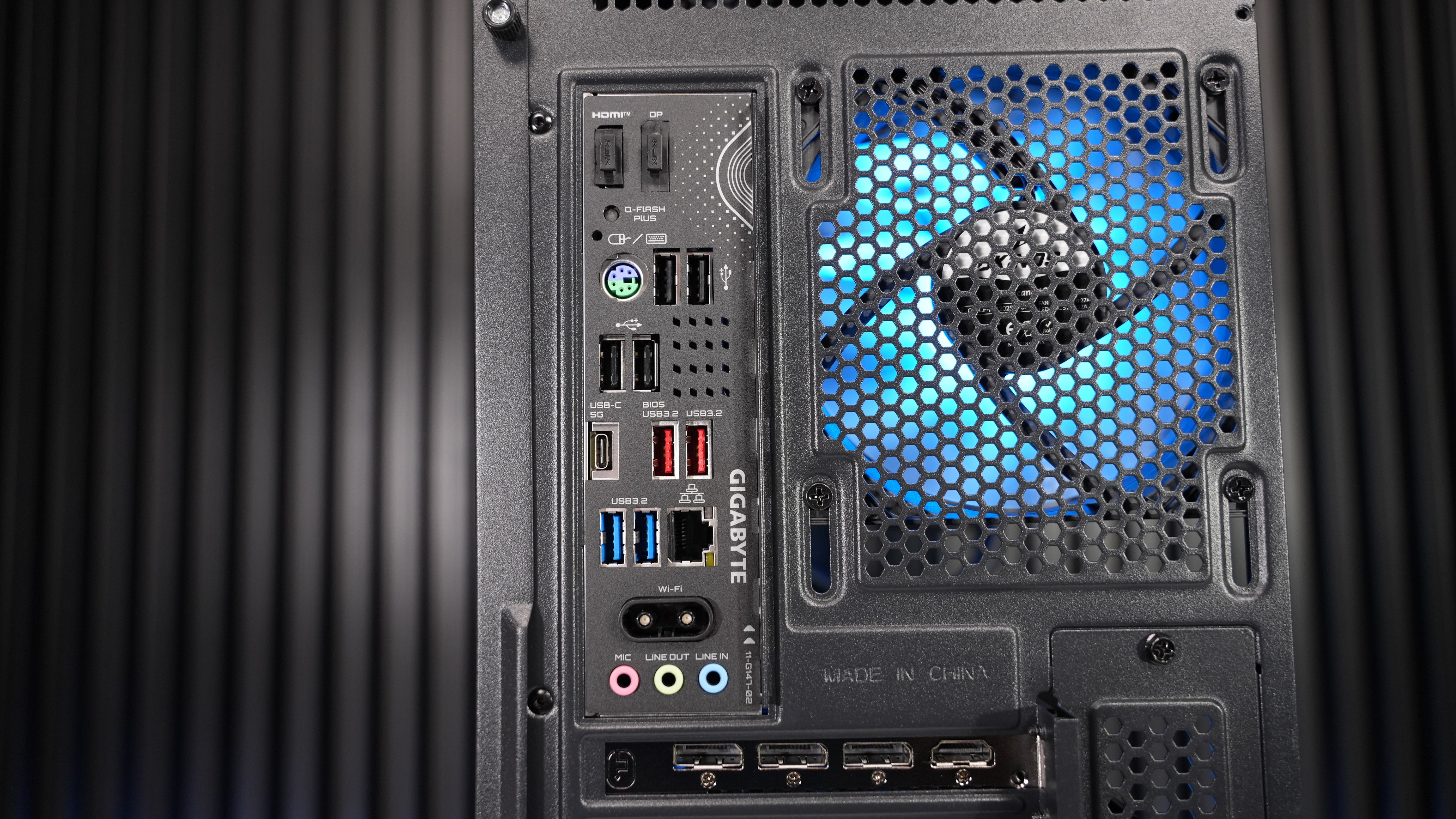 Ryzen 7 9800X3D + RX 7900 GRE Gaming/Streaming PC