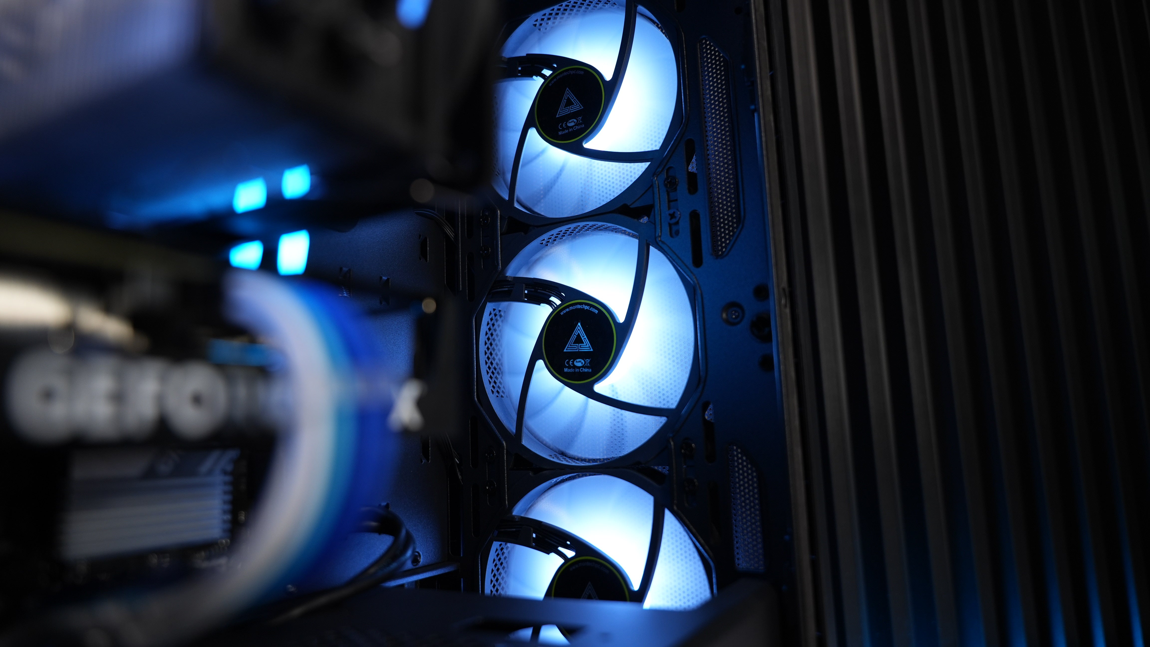 Ryzen 5 9600X + RTX 4060 Gaming PC