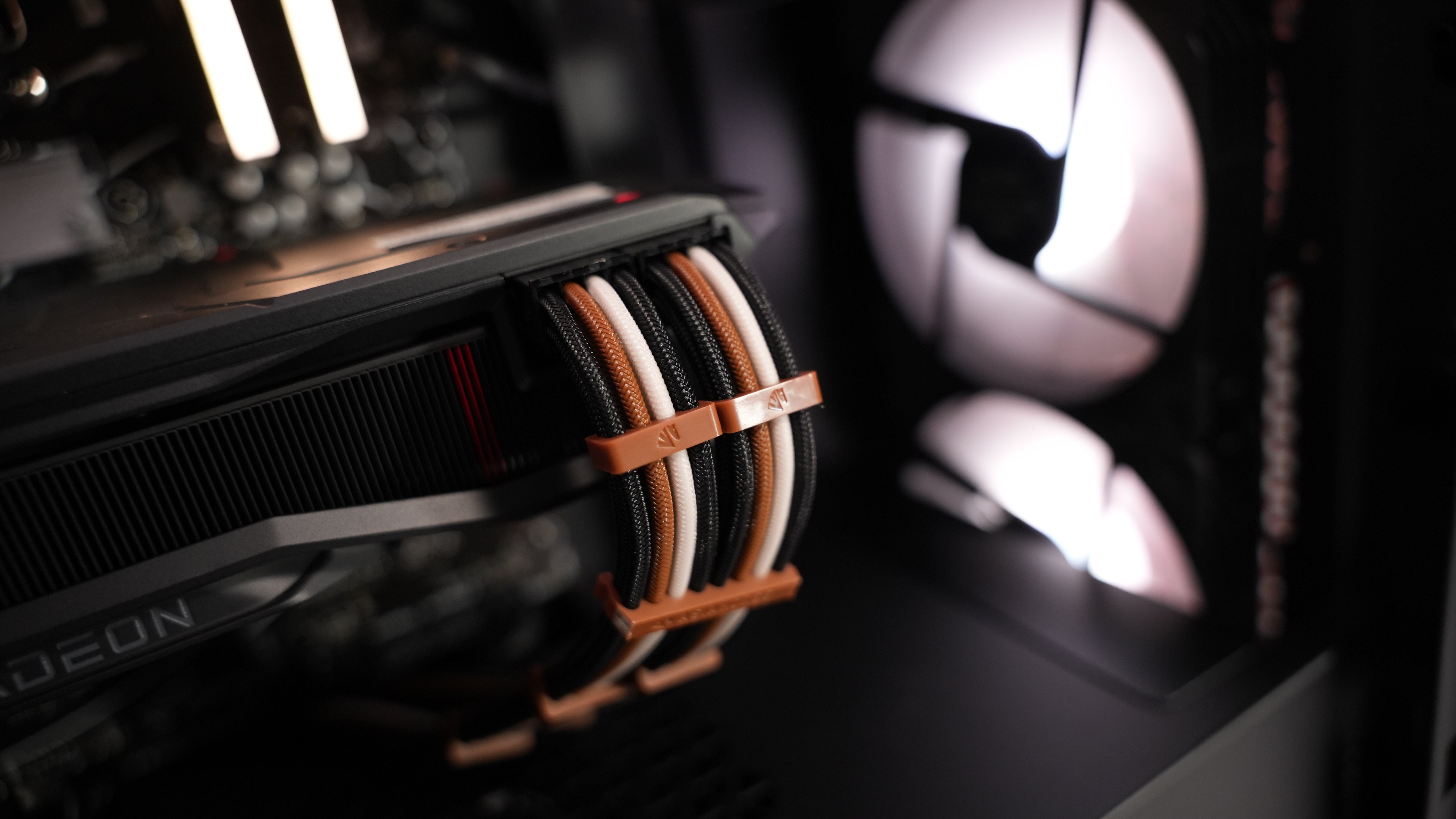 Ryzen 5 9600X + RX 7900XT Gaming/Streaming PC