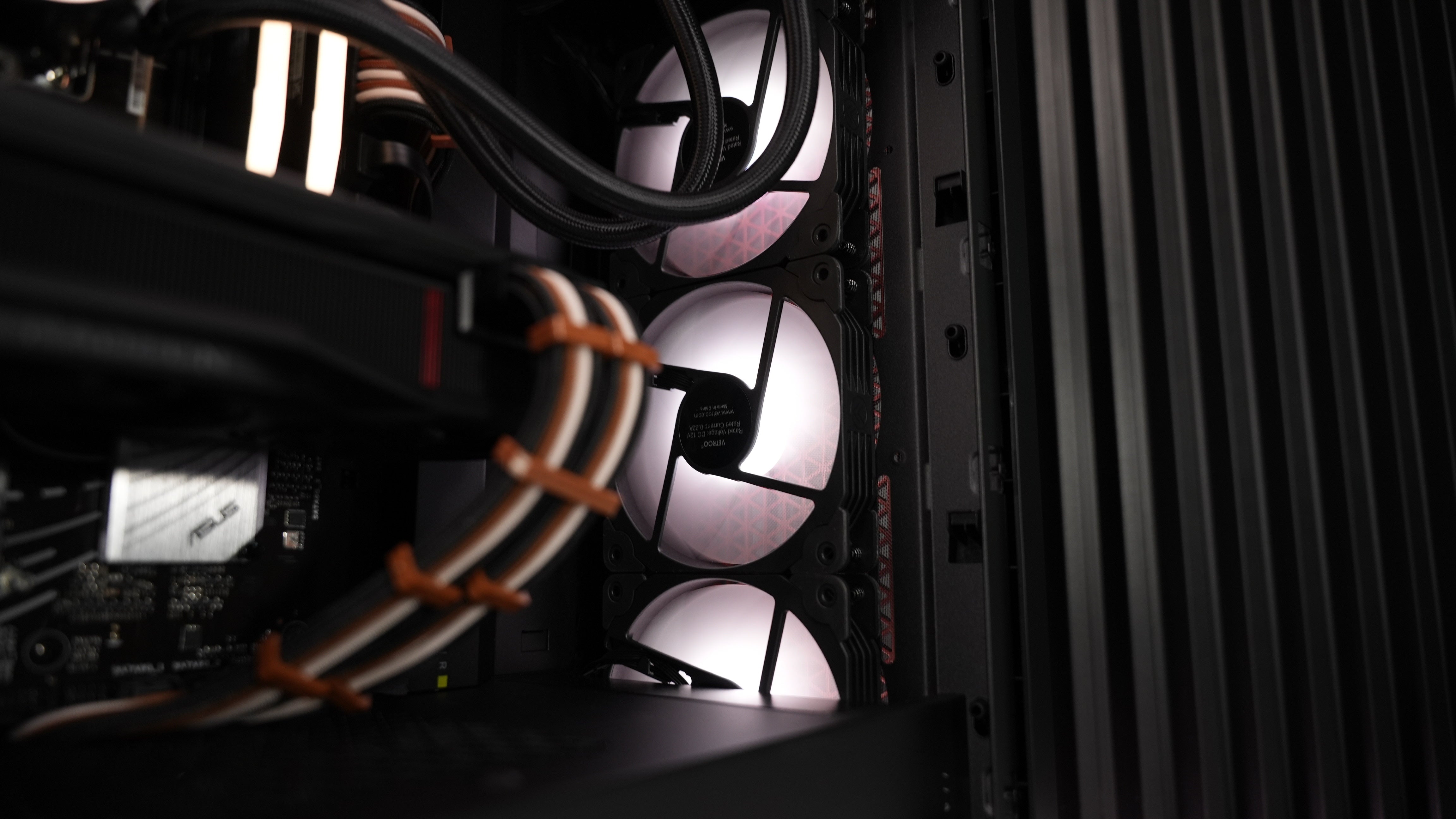 Ryzen 5 9600X + RX 7900XT Gaming/Streaming PC