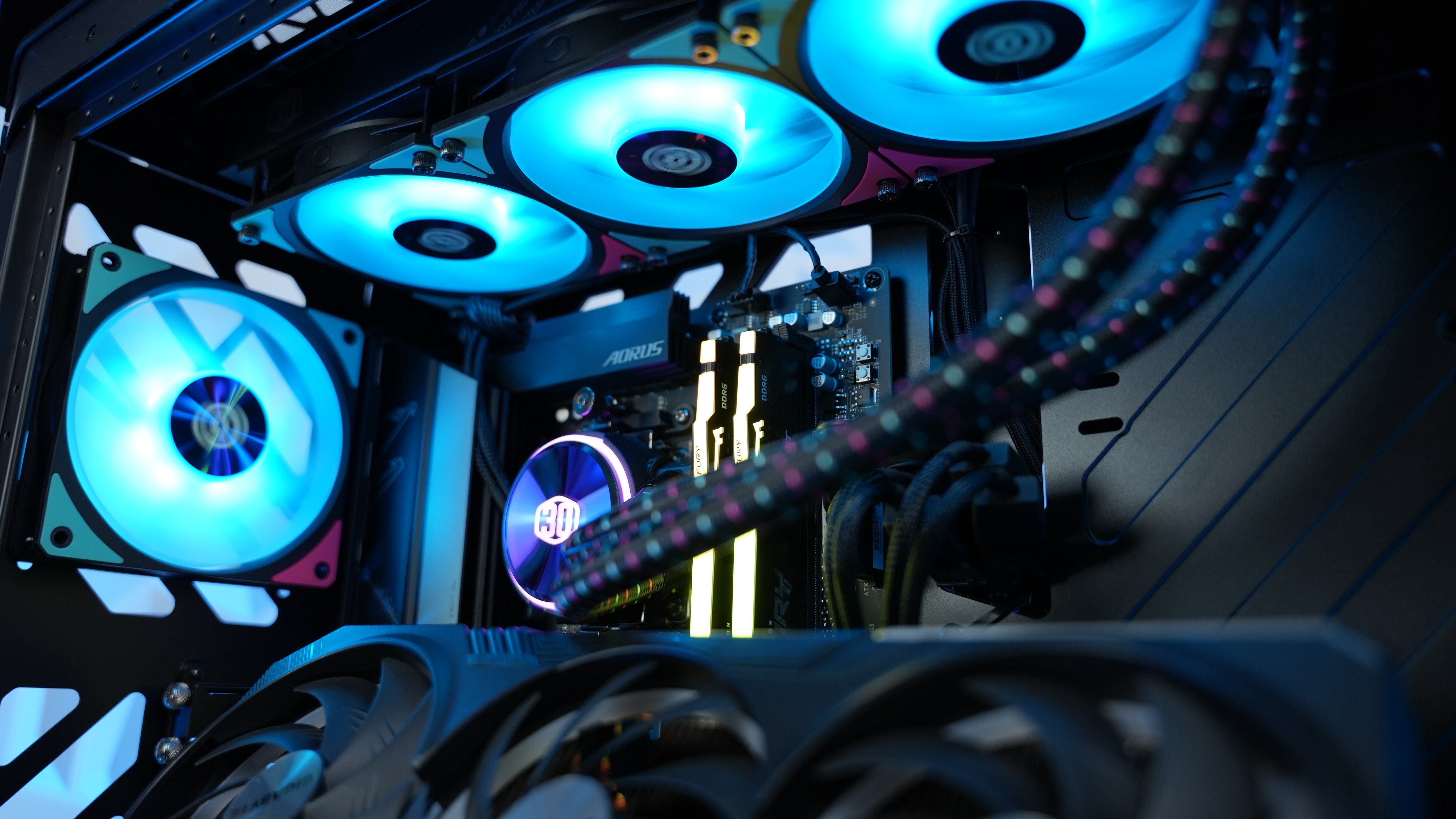 Ryzen 9 7950X + RTX 4090 Gaming/Streaming (In Store Only)