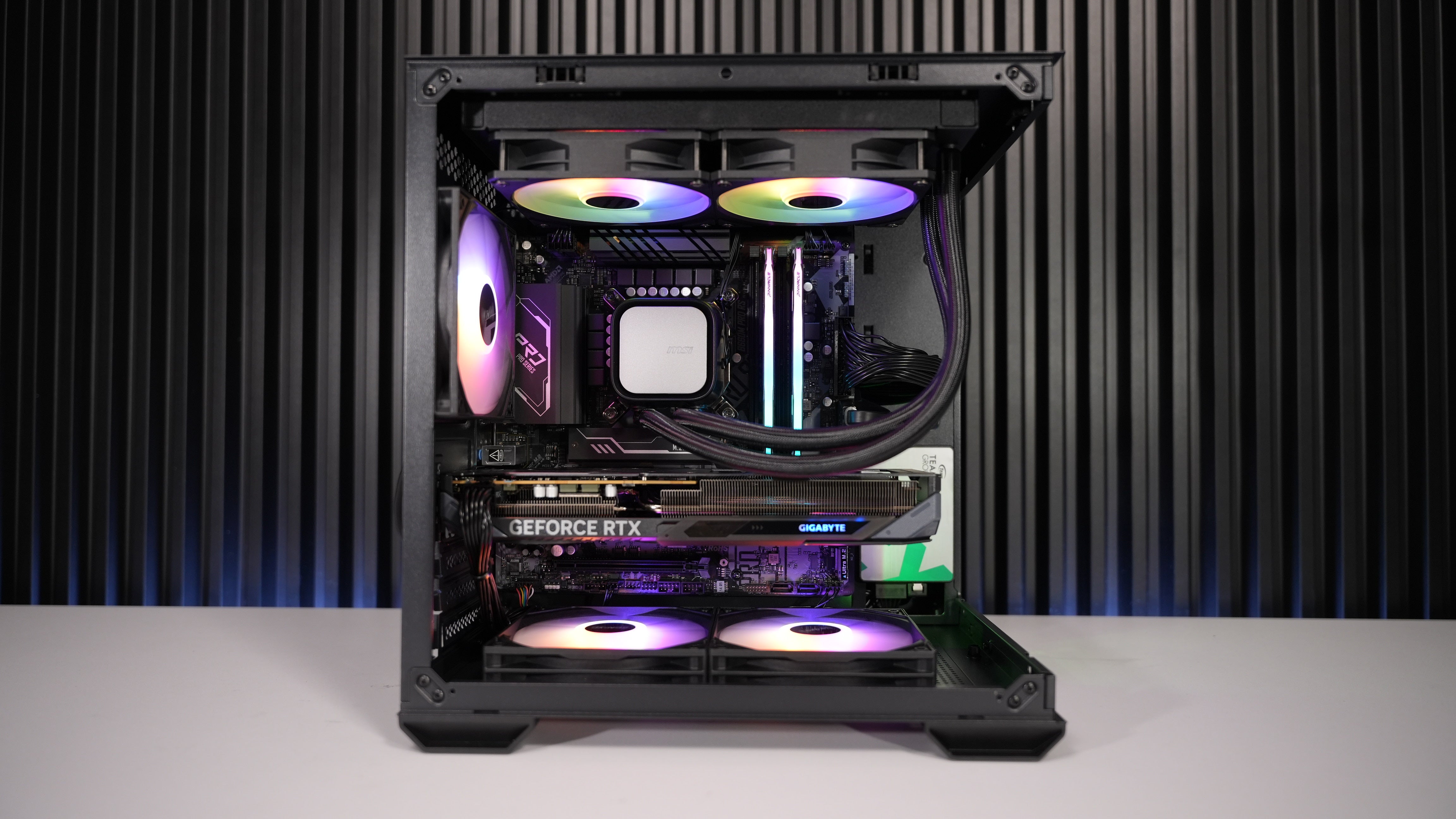 Intel i5 14600K + RTX 5060 Gaming PC