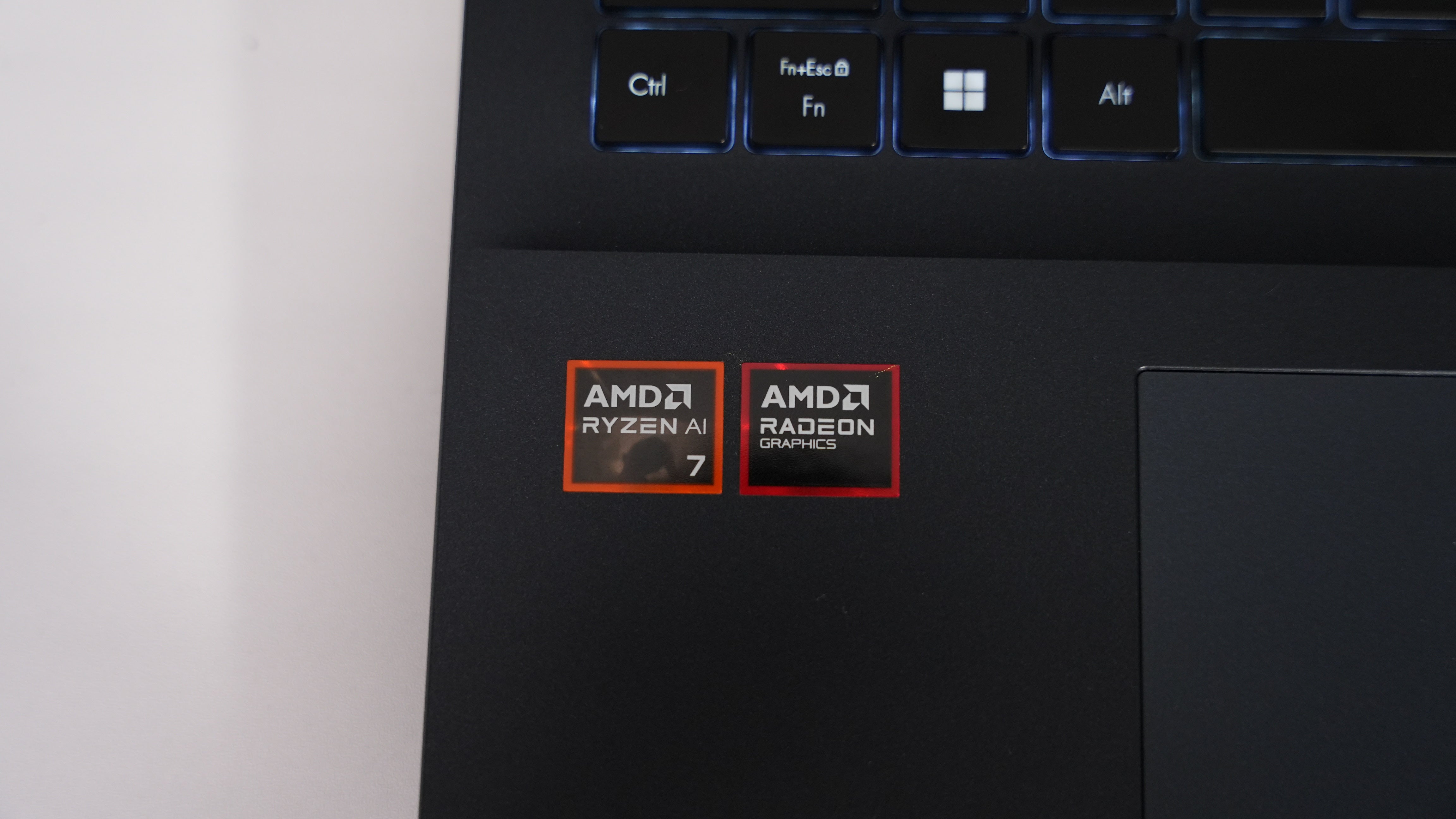 Asus Vivobook 16 // (Ryzen AI 7 350)