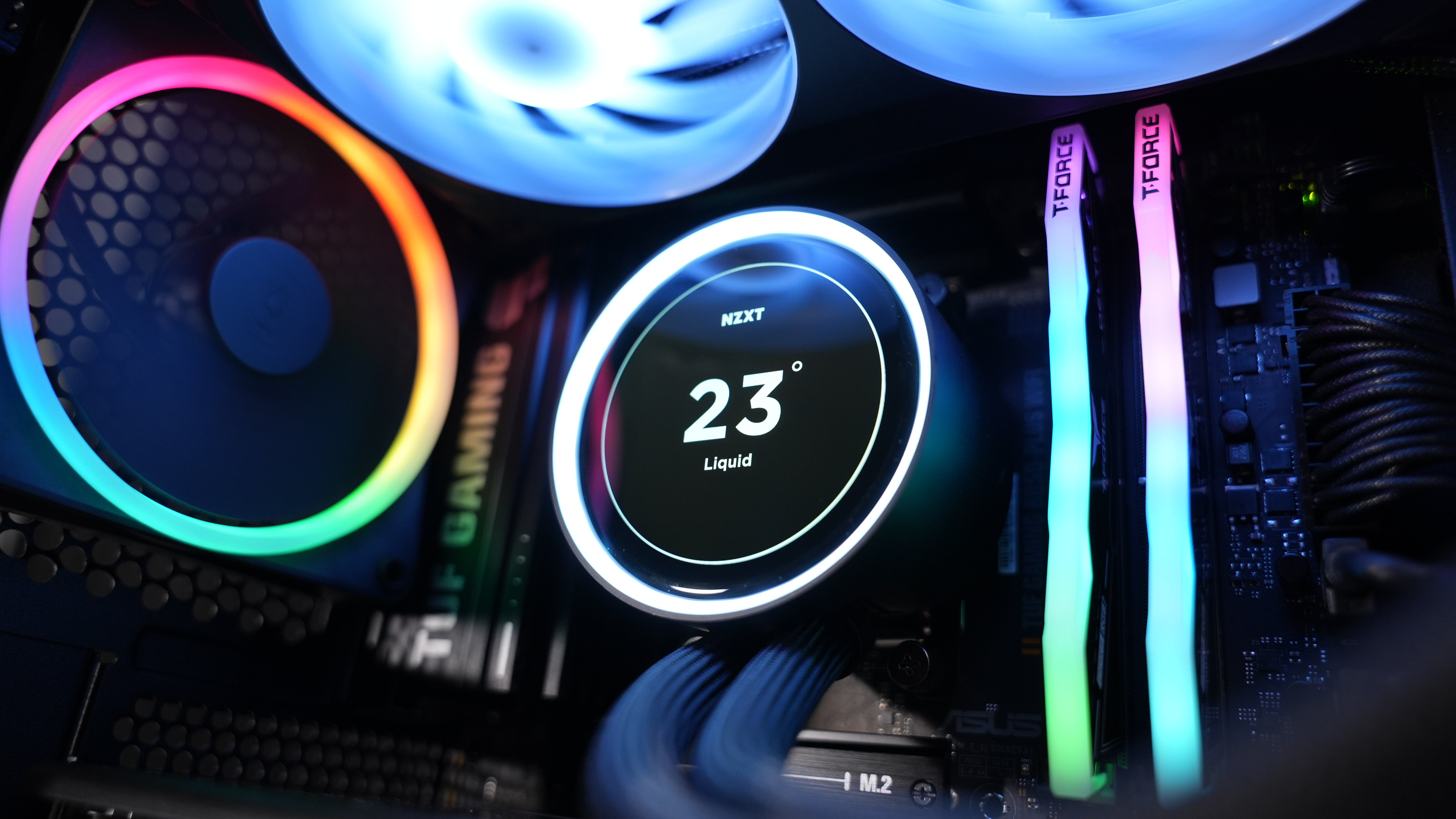 Ryzen 7 7800X3D + RX 9070 Gaming/Streaming PC