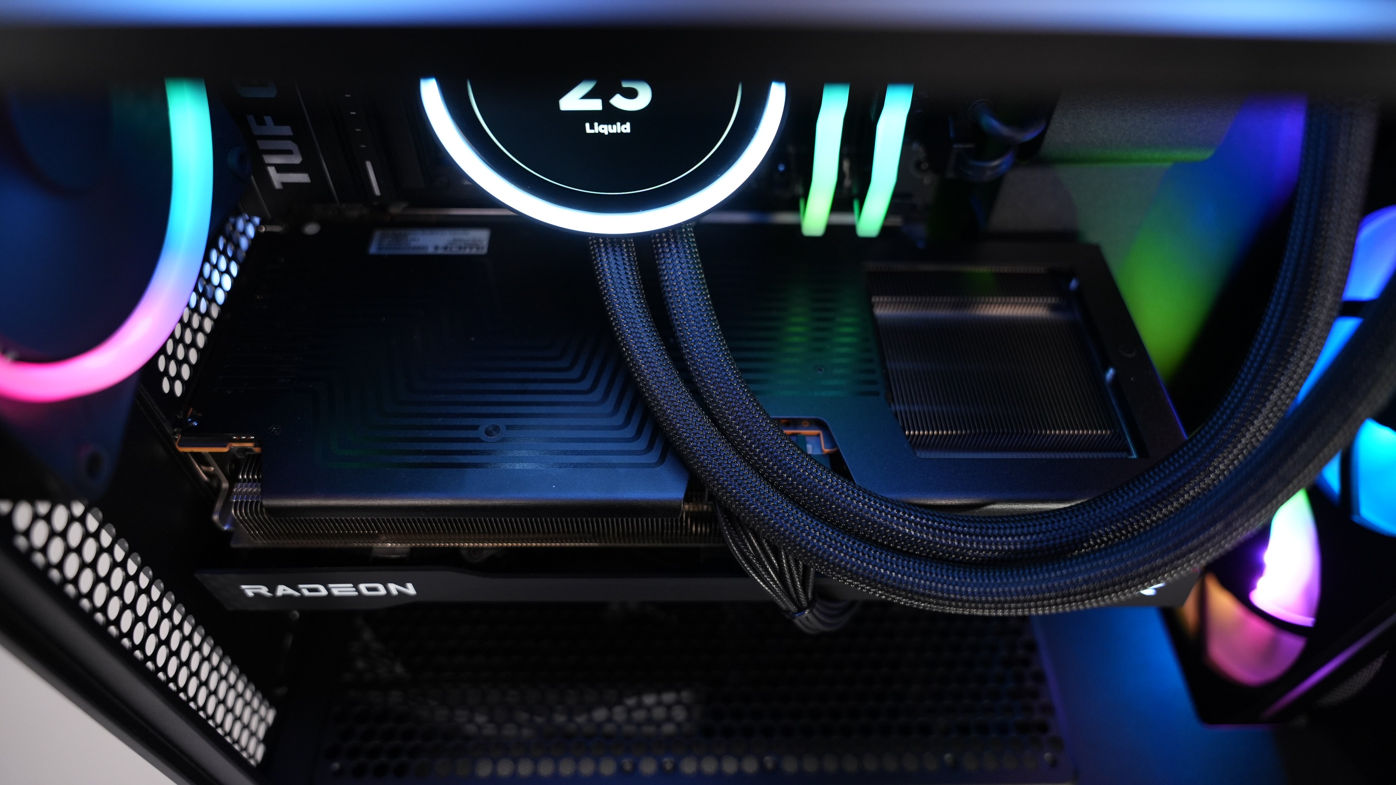 Ryzen 7 7800X3D + RX 9070 Gaming/Streaming PC