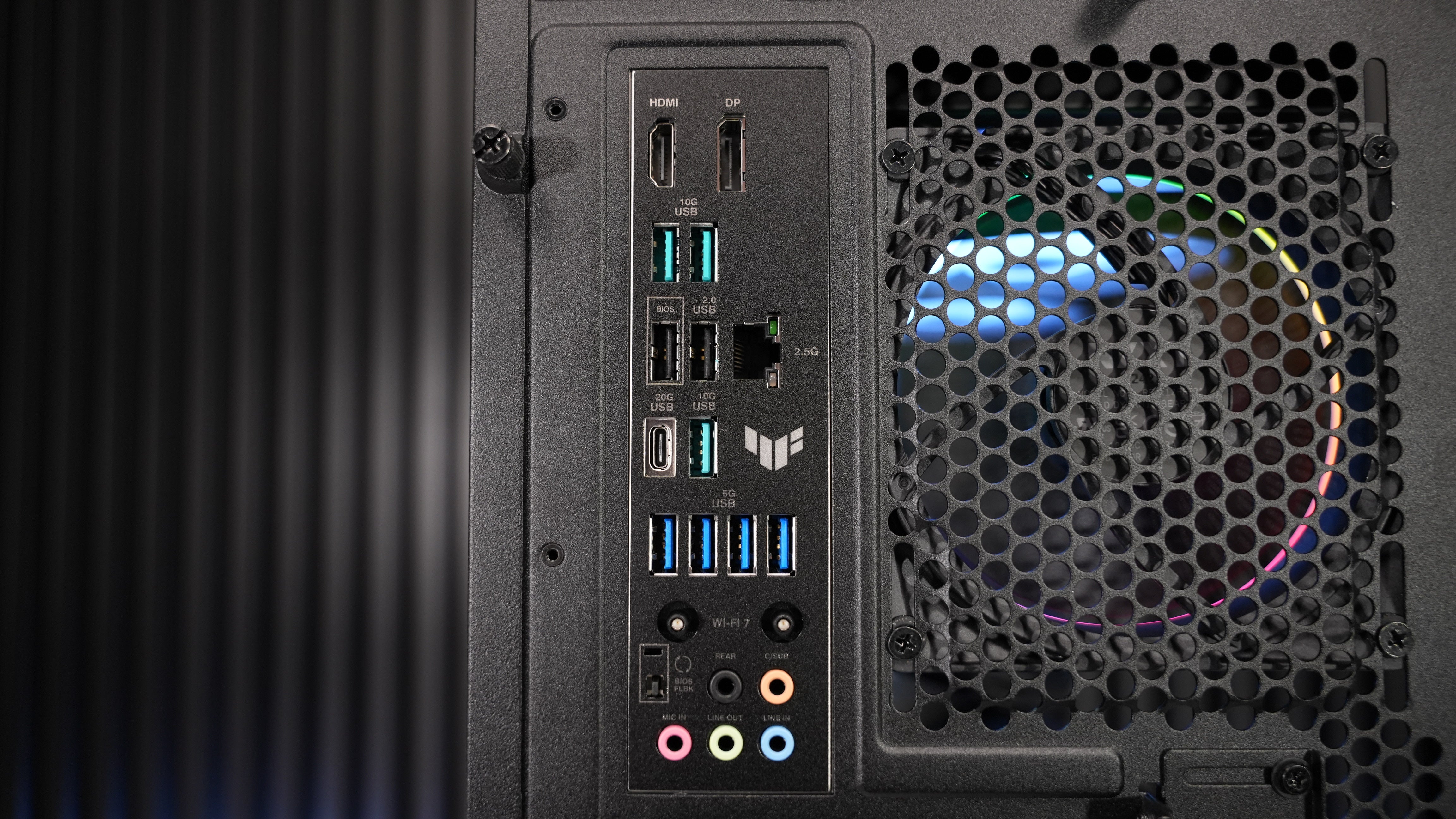 Ryzen 7 7800X3D + RX 9070 Gaming/Streaming PC