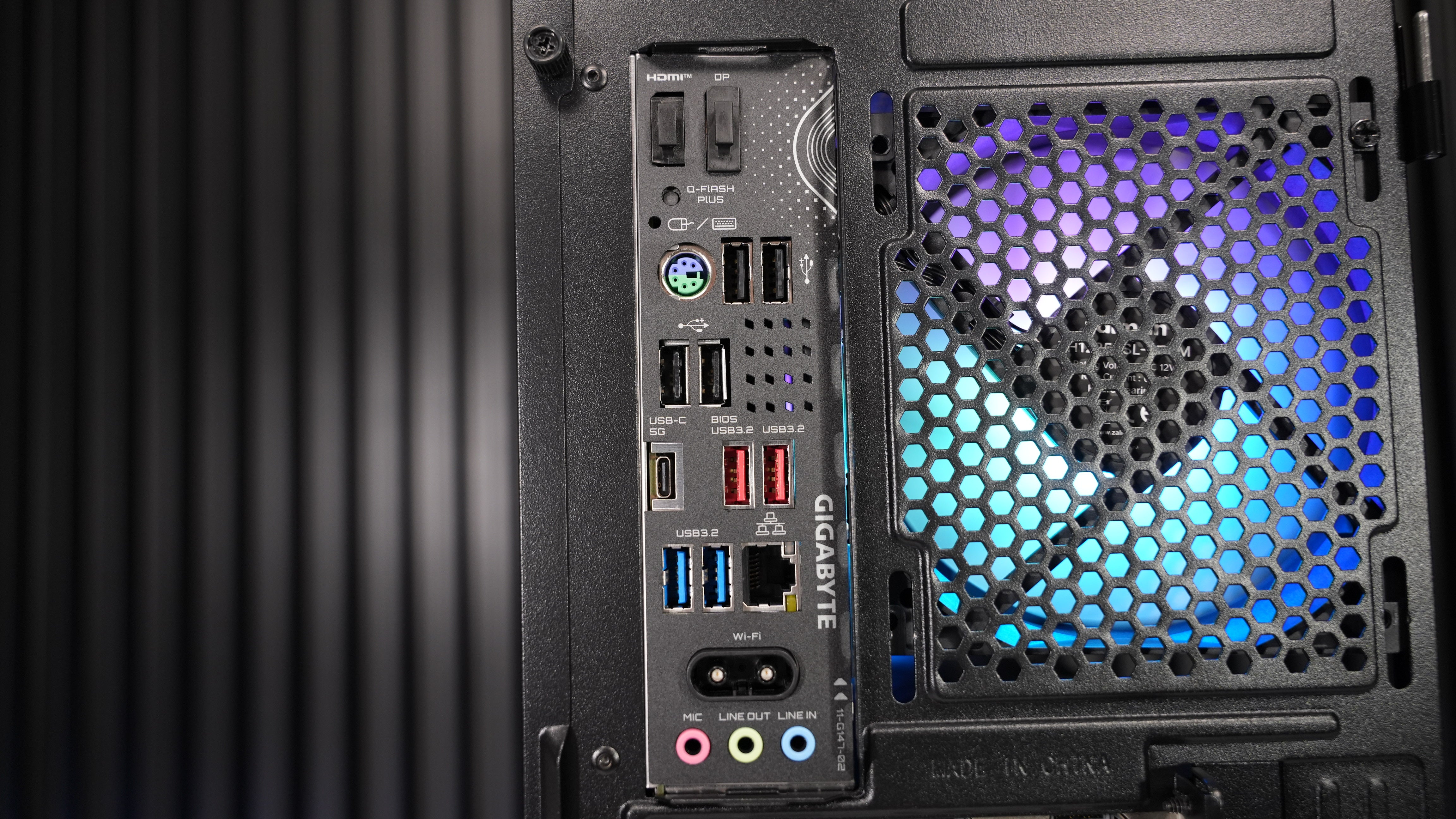 Ryzen 5 9600X + RX 9060XT 16GB Gaming PC